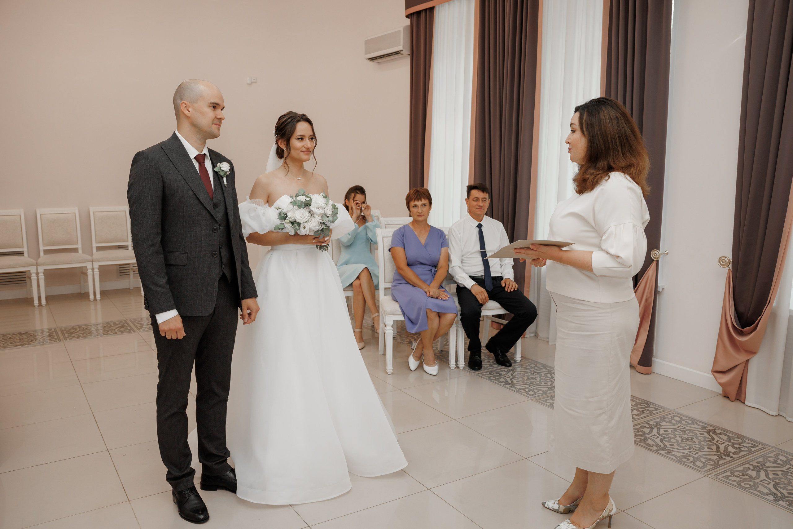 Полина и Дмитрий, загородный клуб «Барин», ЗАГС в г. Пушкино. Свадебный и репортажный фотограф (Москва, Королев и другие)