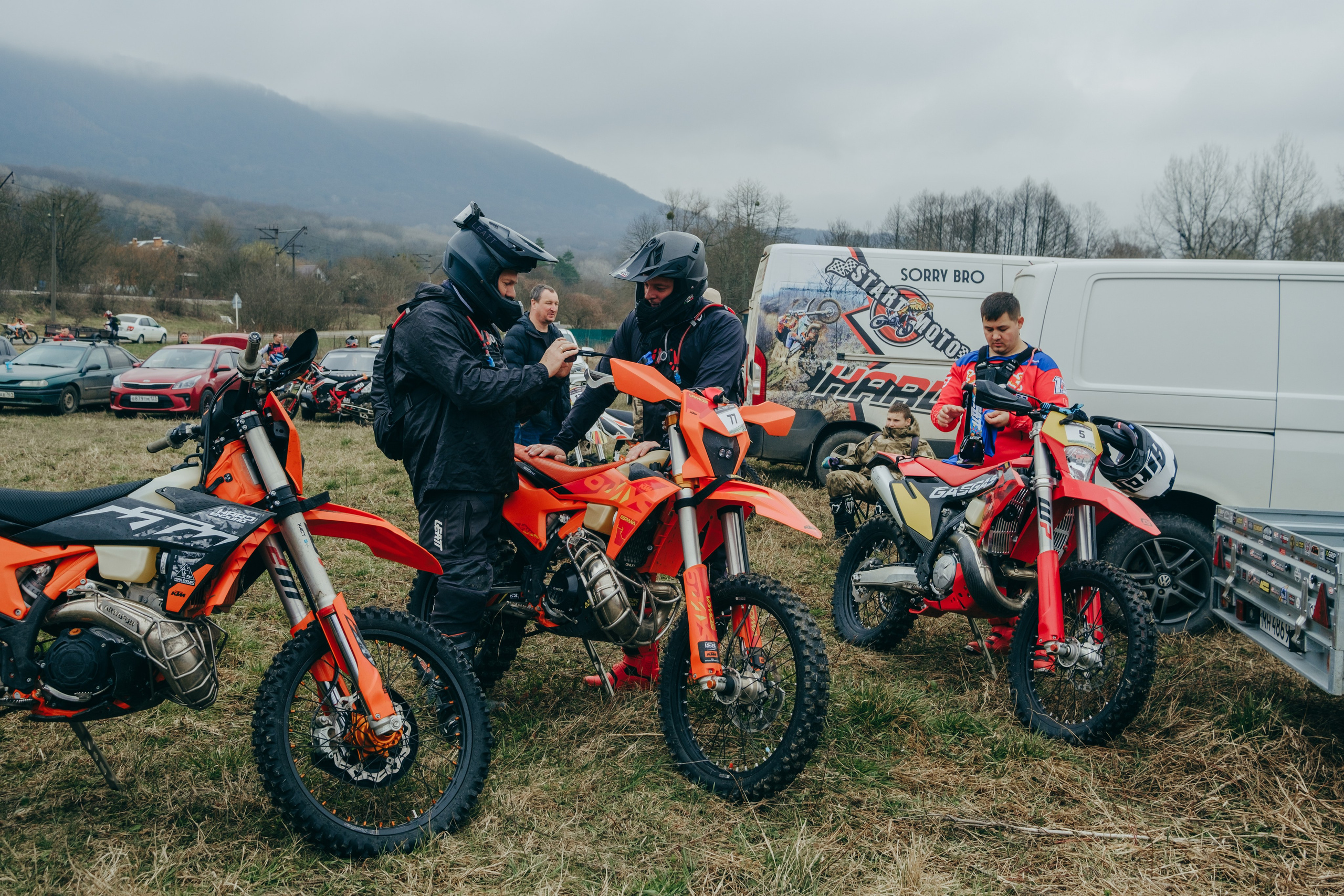 Эндуро Фест от Shamax Motors (Краснодар). Свадебный фотограф Денис Ожигин в Краснодаре и крае. Эмоциональная и стильная съемка вашего дня