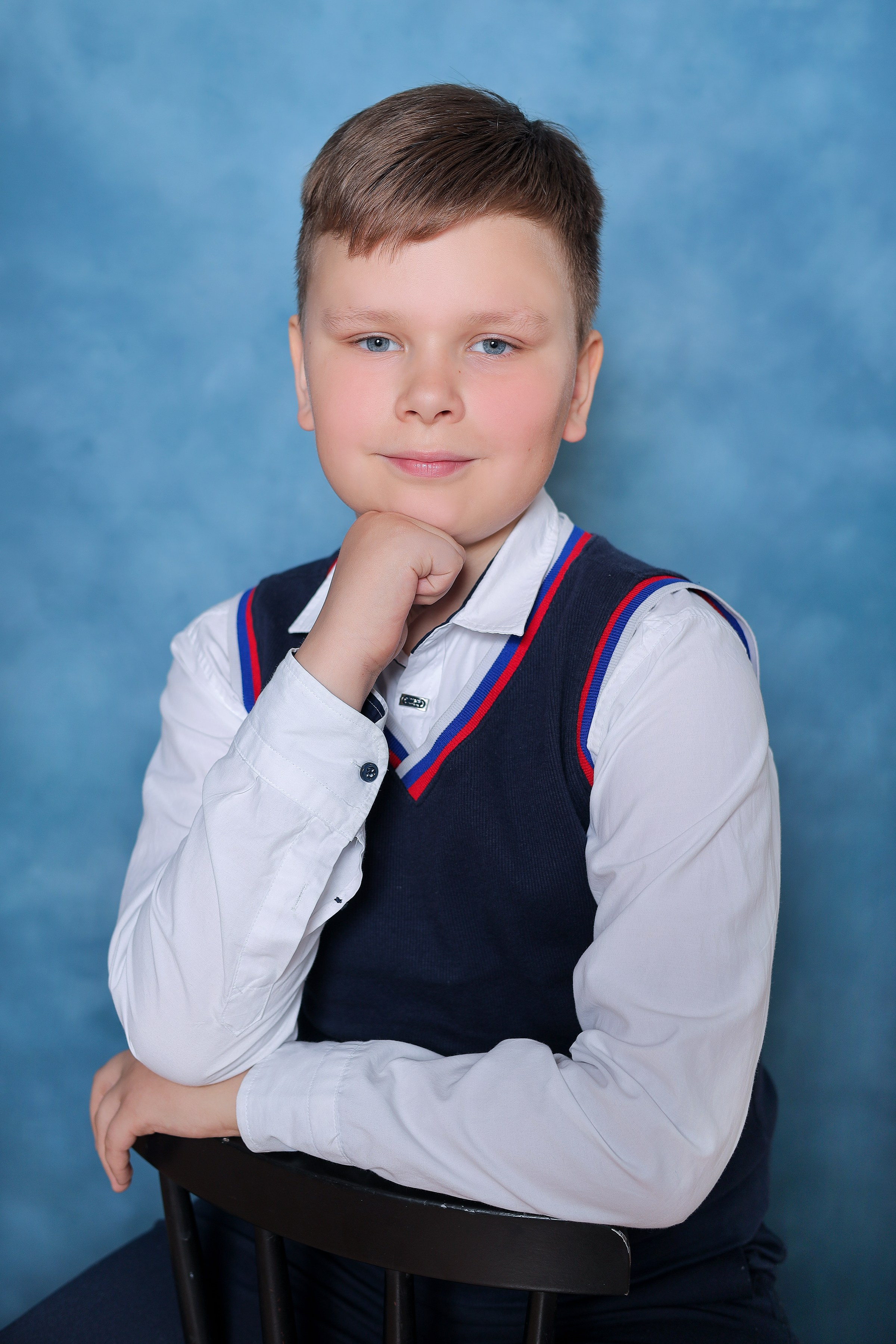 Фон Голубой. Фотостудия «Стремянка».Фотосессии в детских садах и школах