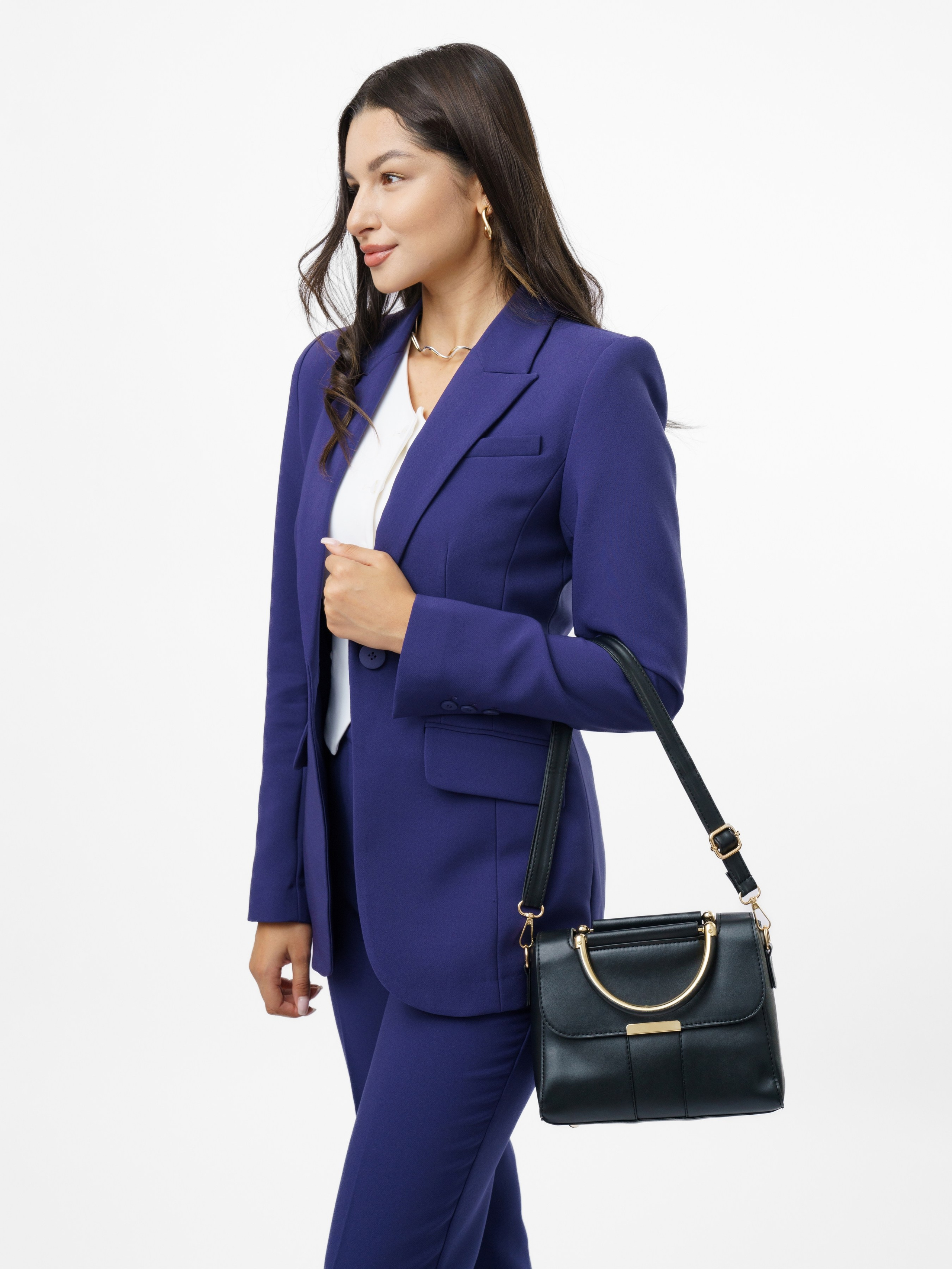 Съемка сумок со стилистом. KED Production — продакшн из СПб. Создаём фото, видео и контент, который помогает брендам и селлерам продавать больше