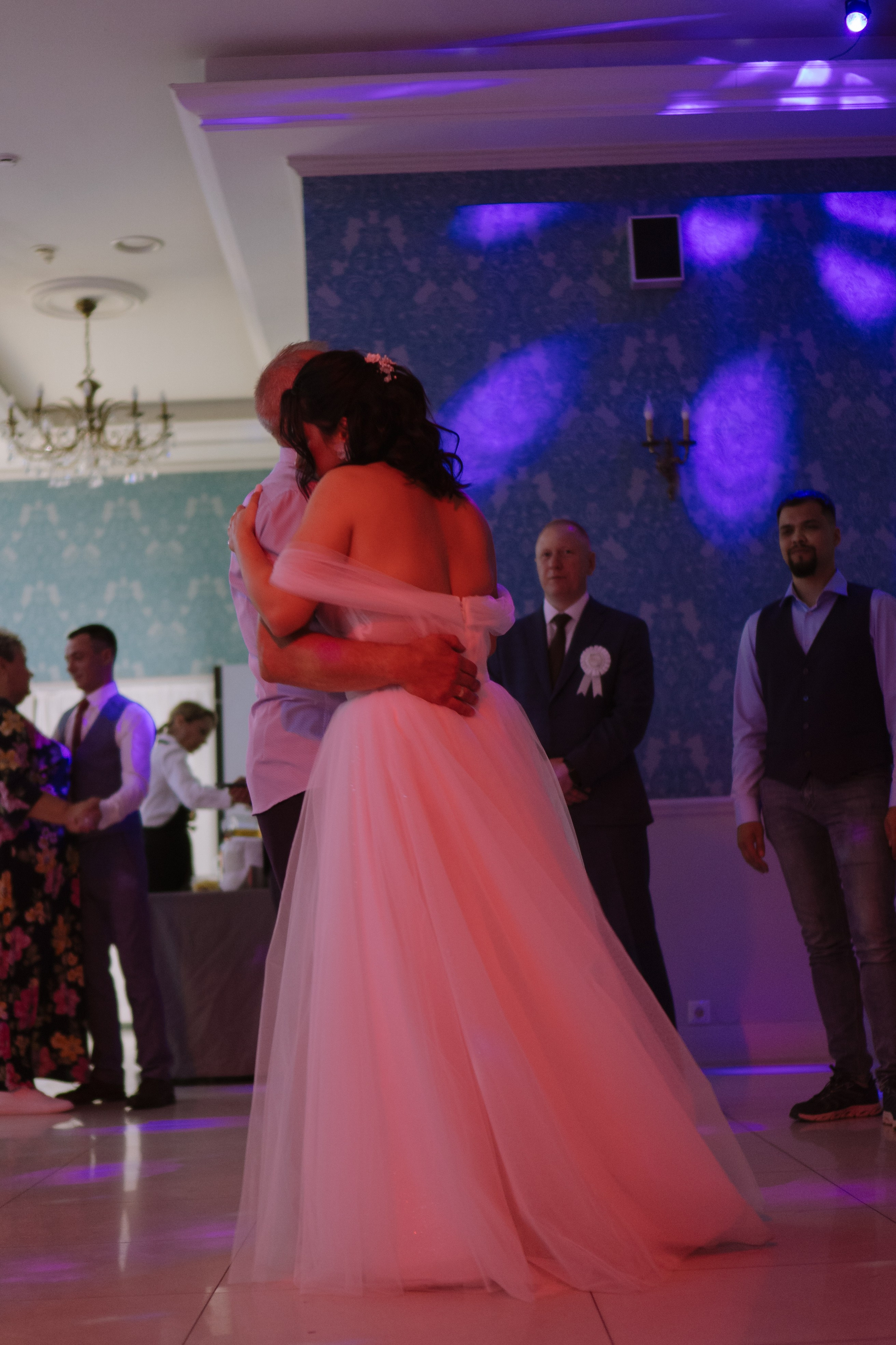 ТАНЕЦ ОТЦА И ДОЧЕРИ НА БАНКЕТЕ (СВАДЕБНАЯ ФОТОСЕСИИЯ БАНКЕТА). Профессиональный фотограф, Санкт-Петербург — Виктория Богомолова