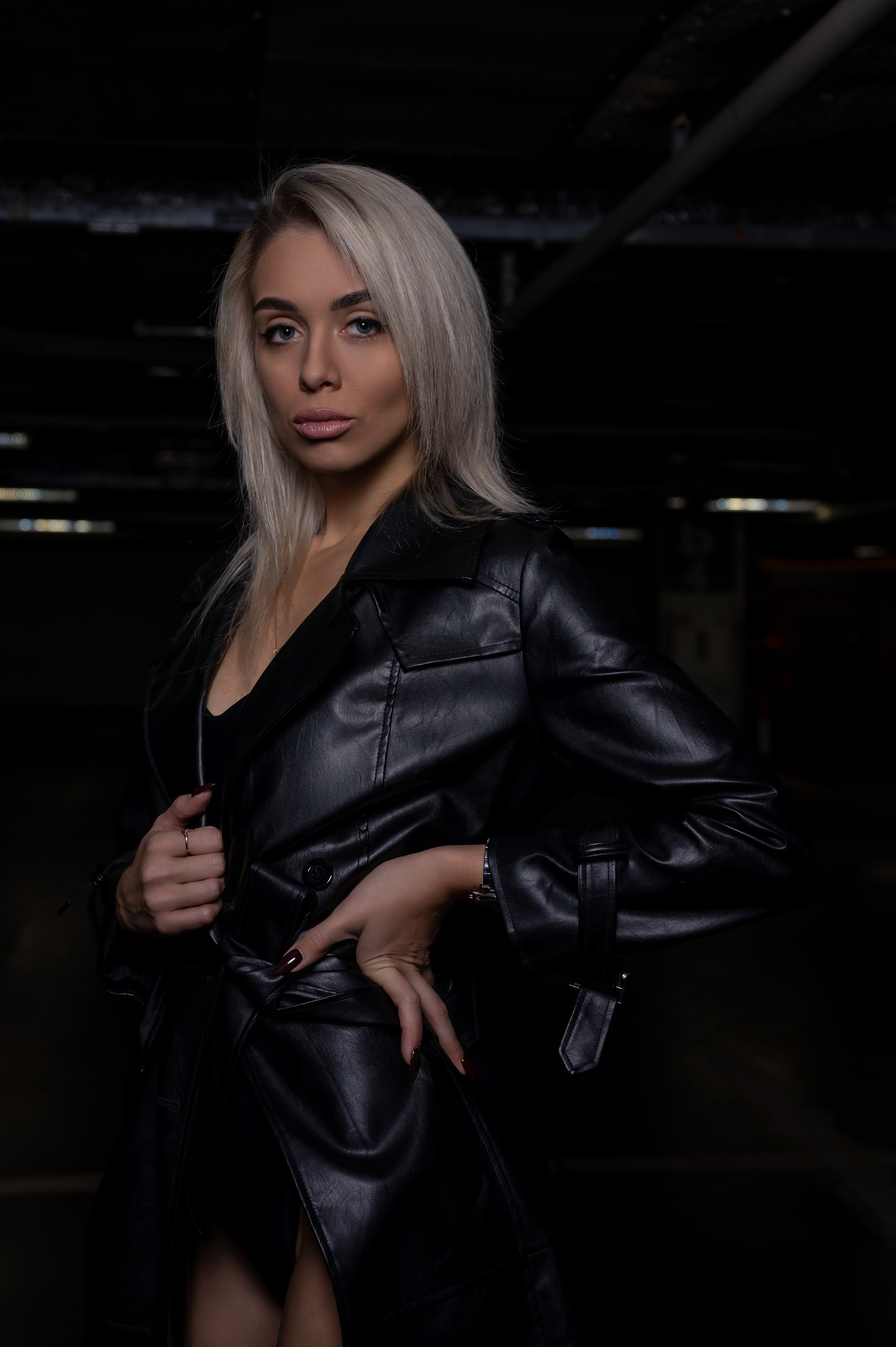 На парковке. Портретный и будуарный фотограф в Воронеже. Игорь Бабичев