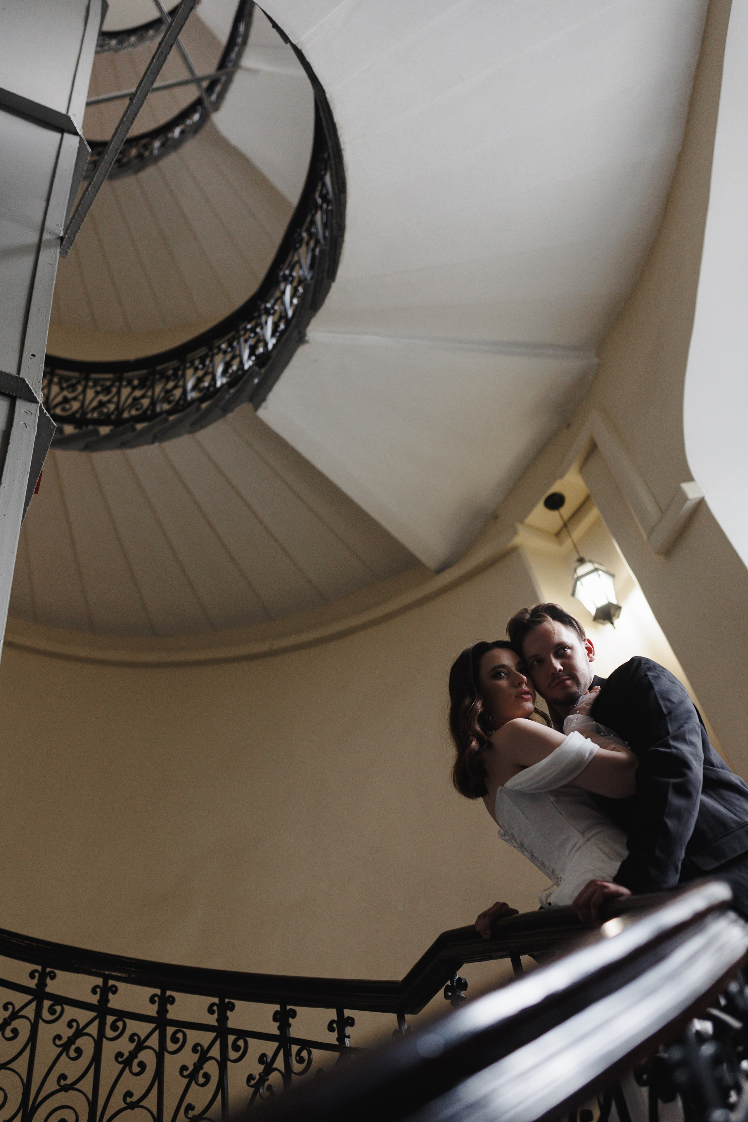 Свадебная фотосессия в квартире-студии. Свадебный фотограф в Москве Мария Крош