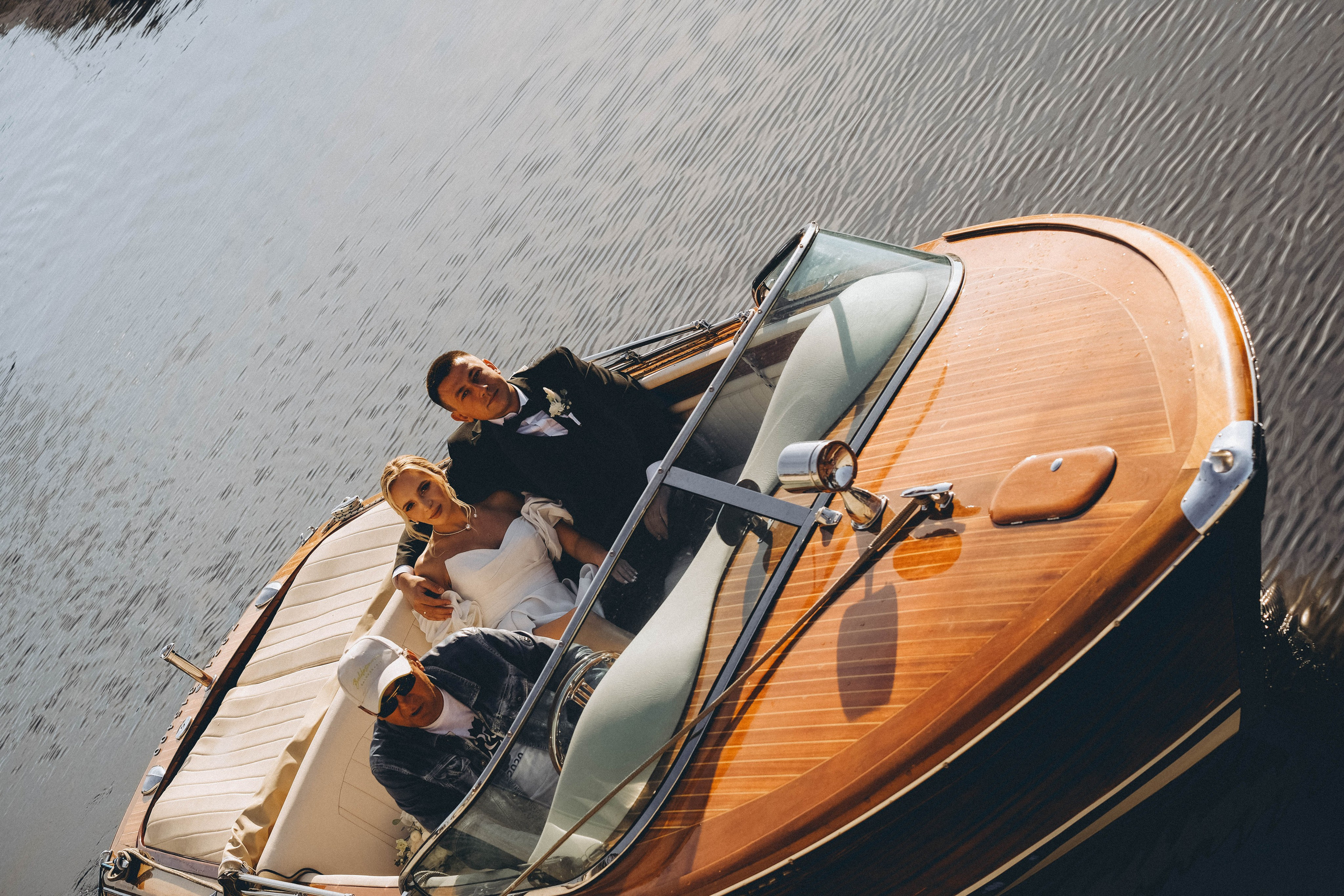 СВАДЕБГНАЯ ПРОГУЛКА ПО КАНАЛ САНКТ-ПЕТЕРБУРГА НА КАТЕРЕ. Профессиональный фотограф, Санкт-Петербург — Виктория Богомолова