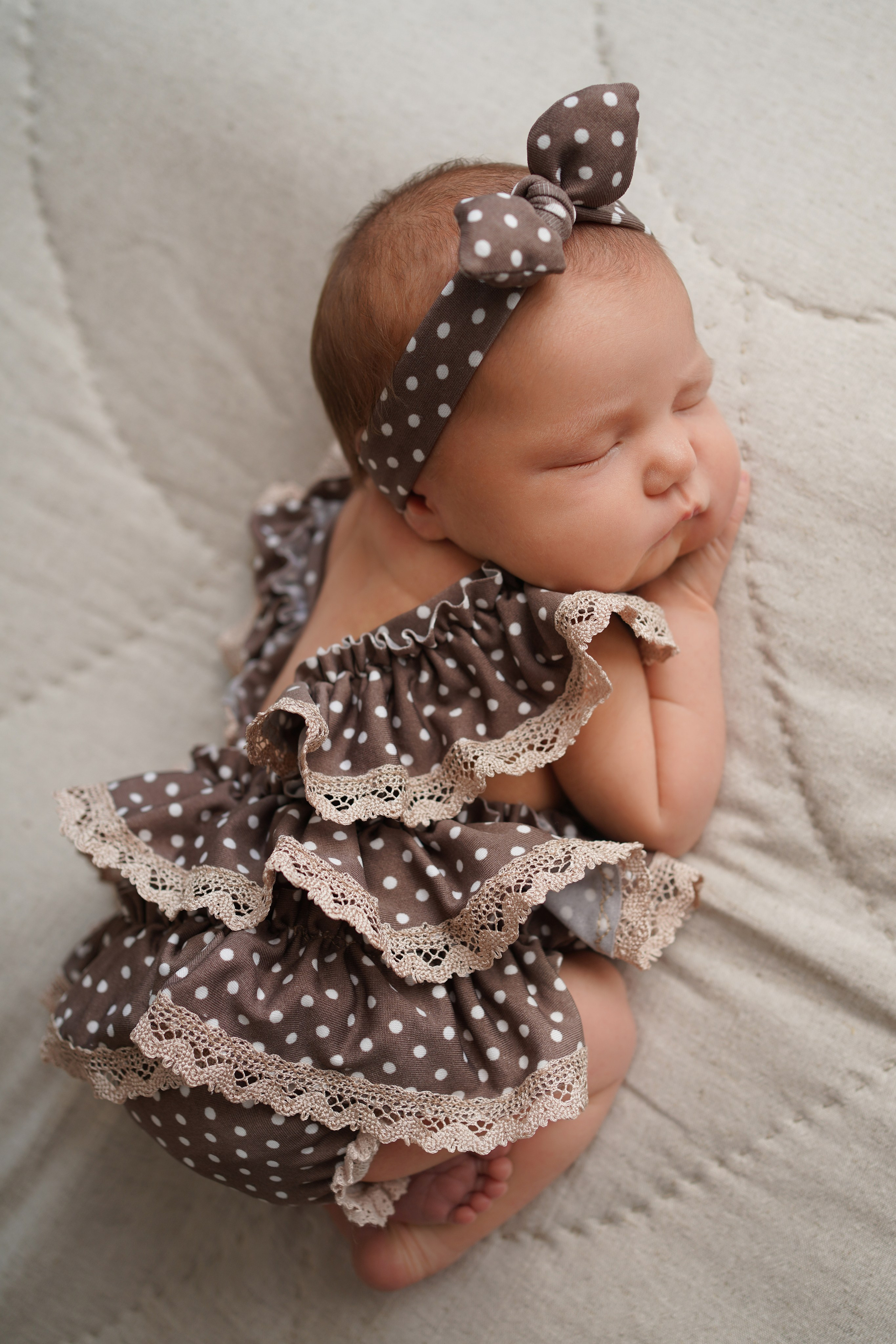 Новорождённые девочки. Детский фотограф и фотограф новорожденных в Калининград Оксана Иваний