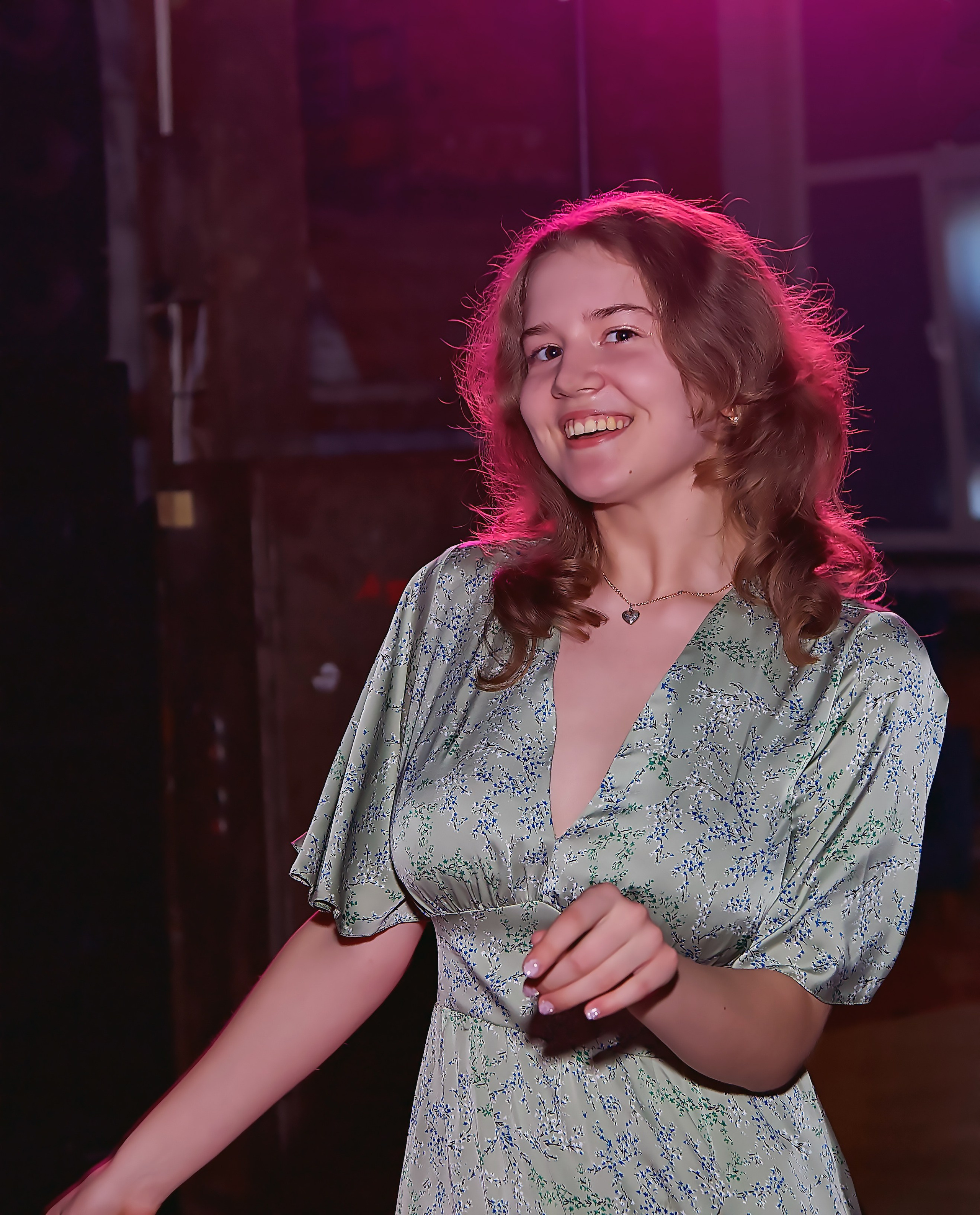 Выпускной 2023 (9-й класс, школа № 46). Loft Urban. Москва. Репортажная съемка в Москве и области. Анималистика