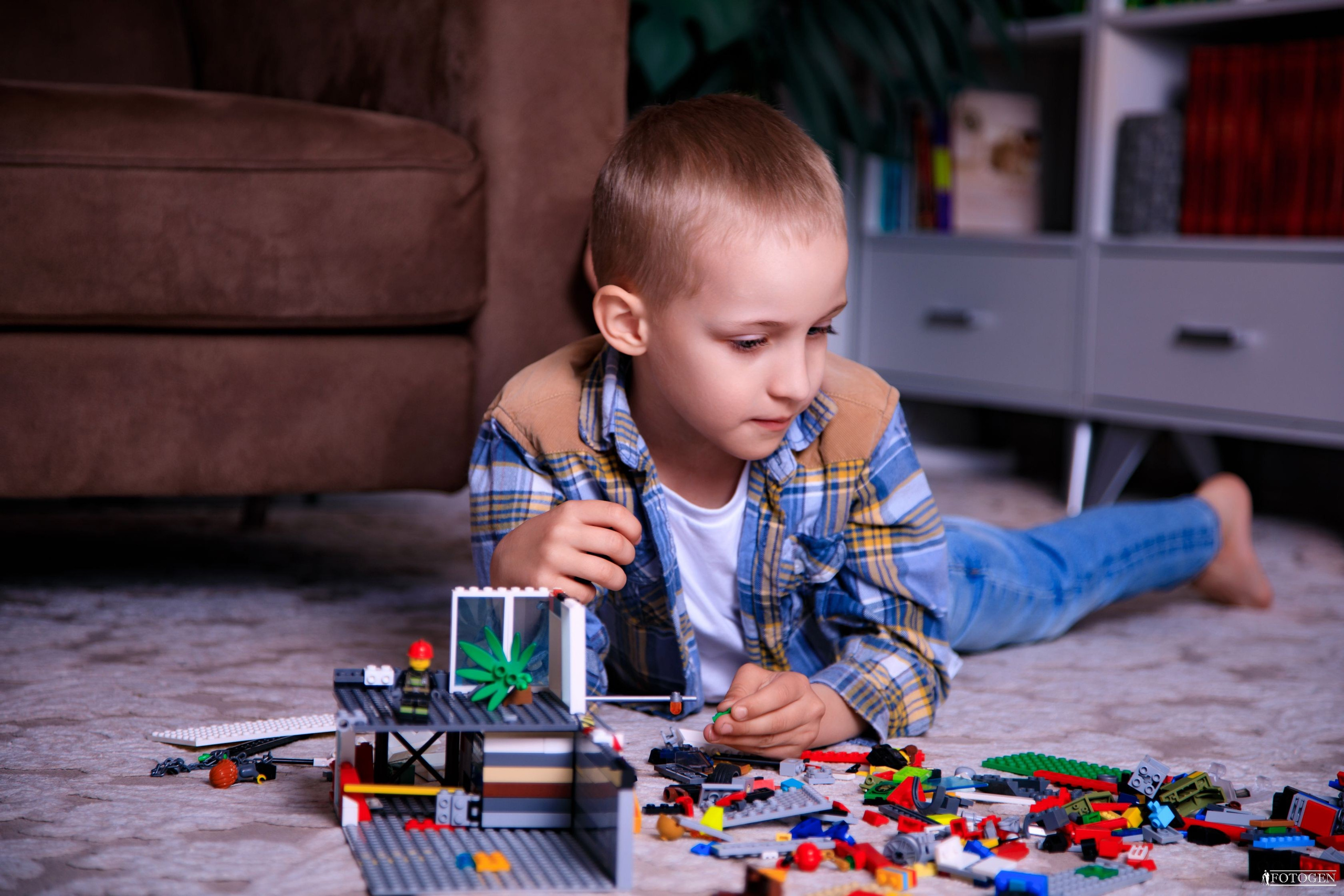 Семейная фотосессия: мама, папа и малыш | Портфолио Fotogen. Интерьерная фотостудия FOTOGEN г. Краснодар