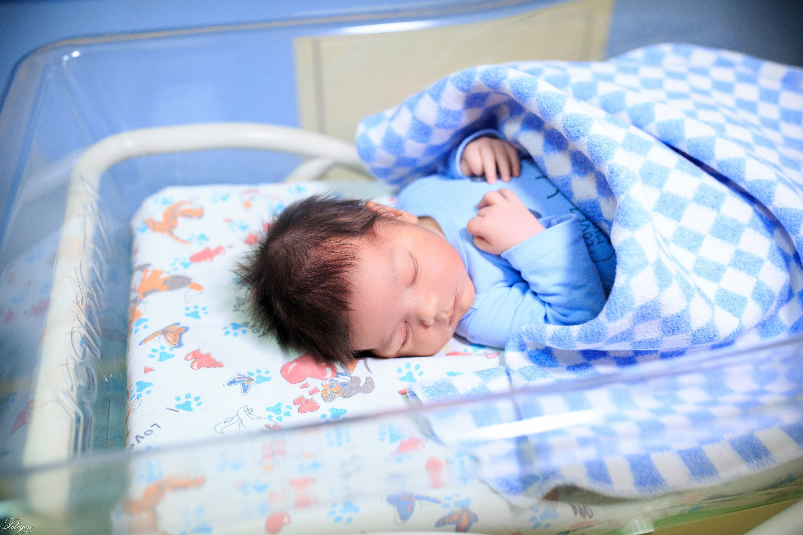 Фотосессия выписки из роддома в Краснодаре | Портфолио Fotogen. Интерьерная фотостудия FOTOGEN г. Краснодар