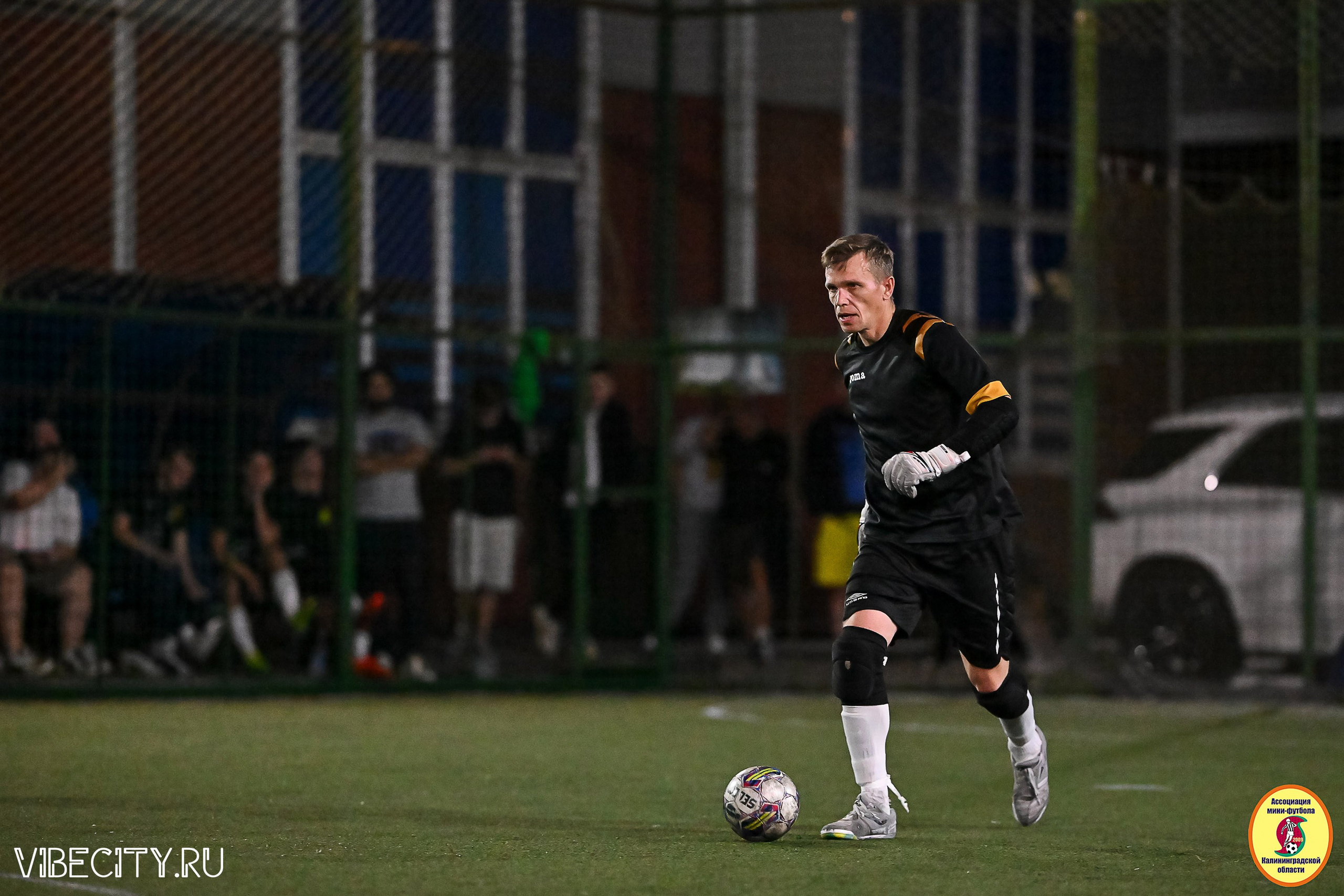 ФИНАЛЬНЫЕ ИГРЫ КУБКА МИНИ-ФУТБОЛЬНОЙ ЛИГИ И КУБКА КОРПОРАТИВНОЙ МФЛ 2025. VIBECITY.RU Вайб Сити Ру Фоторепортажи Фотоотчеты Калининград