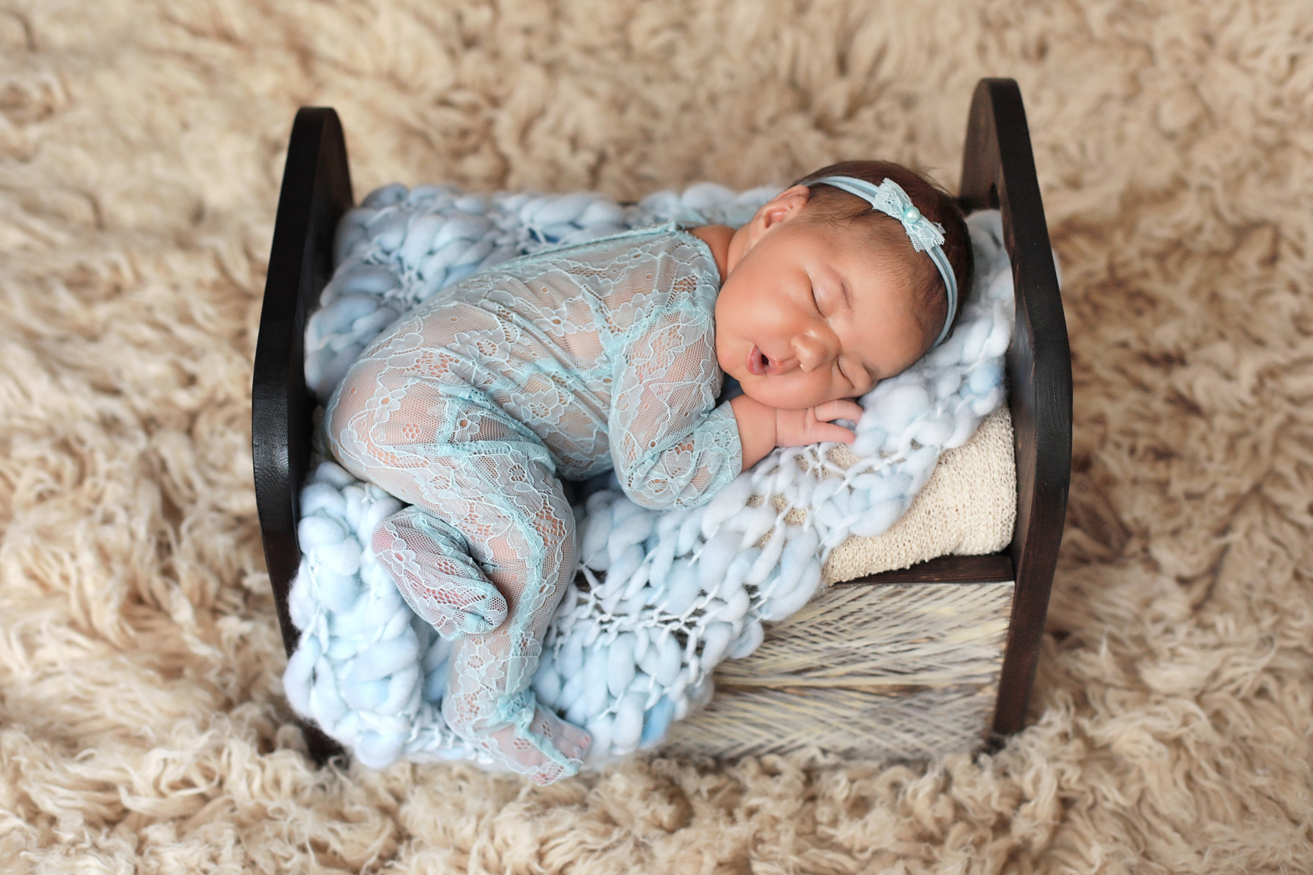 PH @anna_molodykh_newborn.almaty. Retoucher Aleksmokh