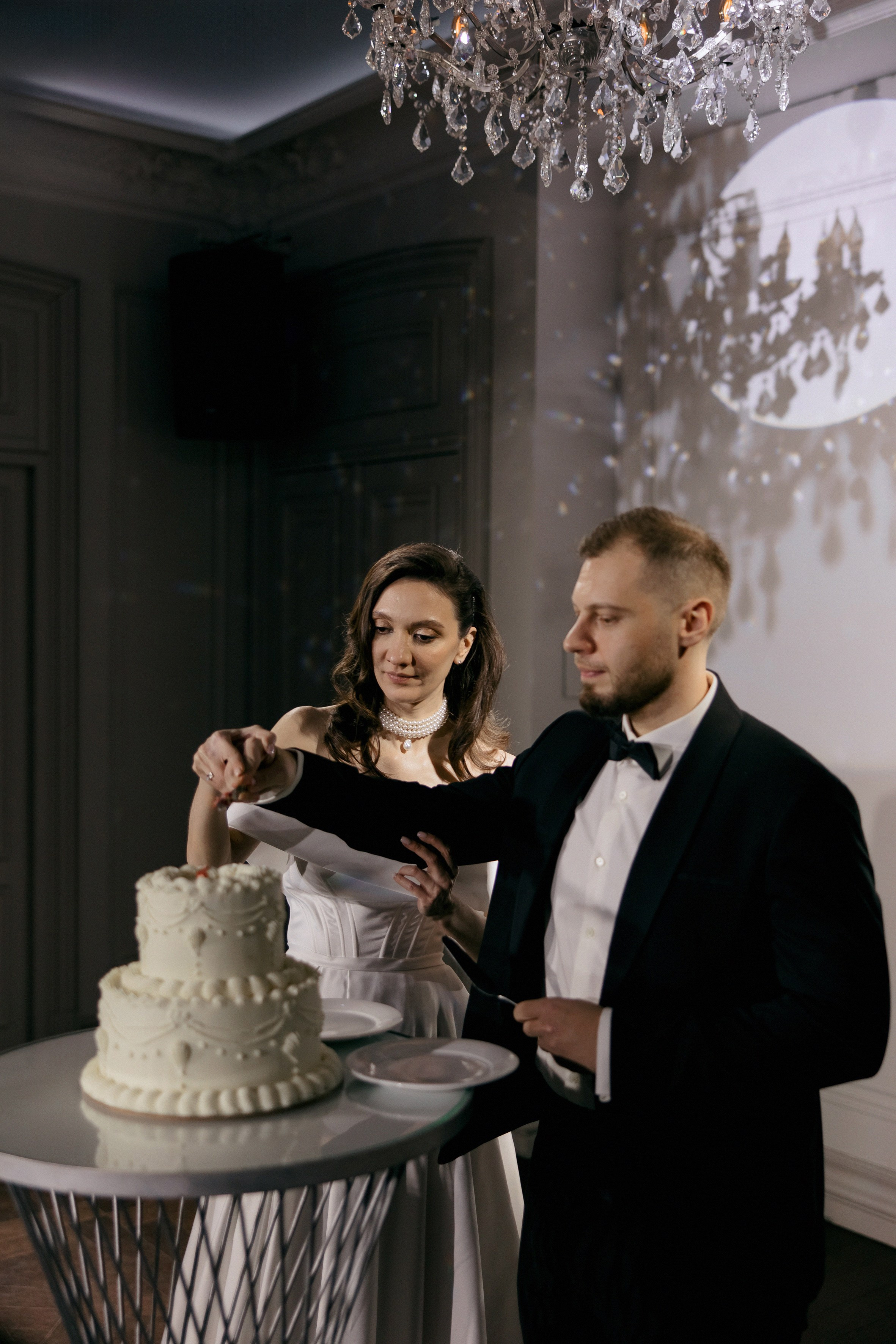 Юлия и Александр в отеле '12 причин' и кафе 'Мишель'. Свадебный фотограф Москва