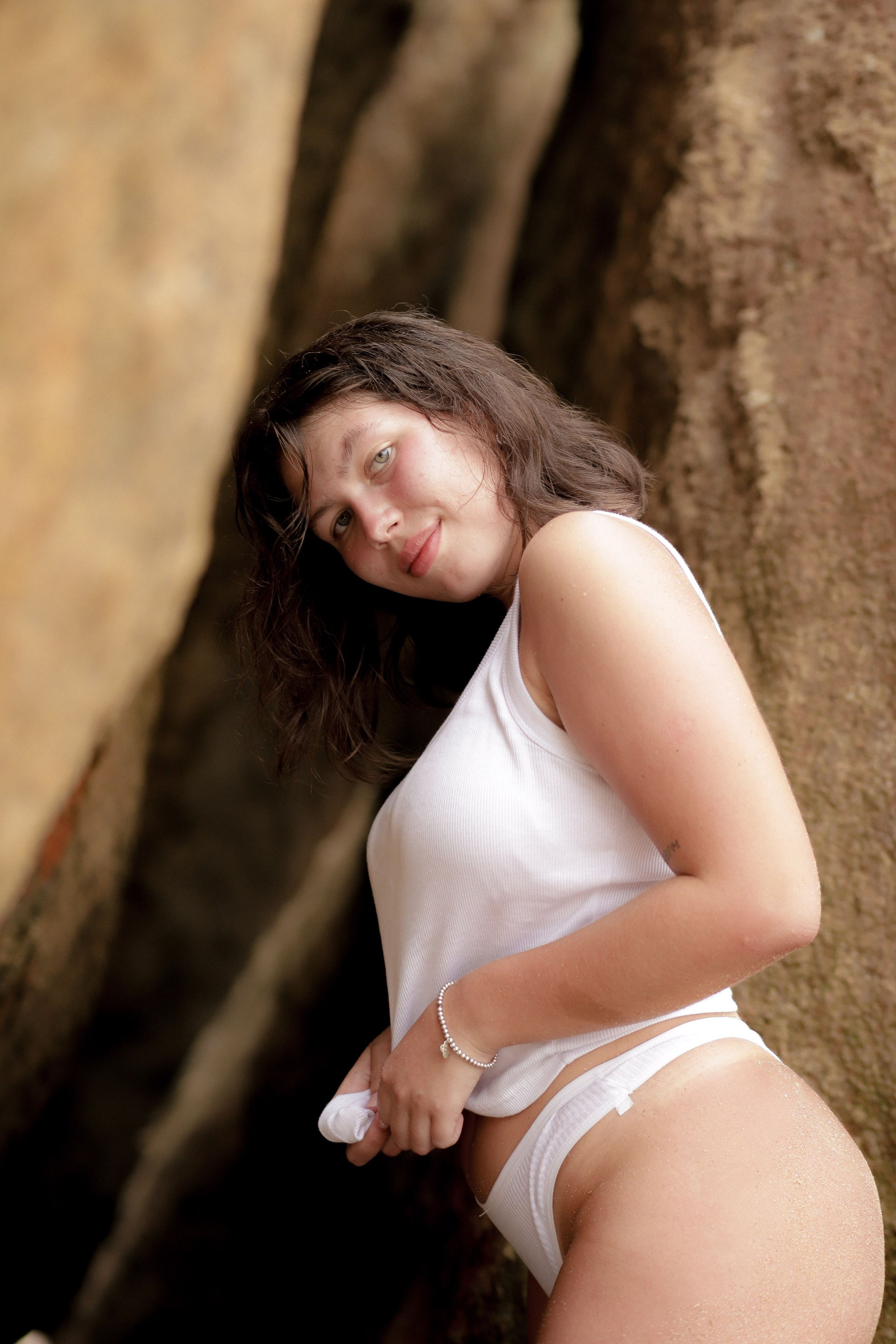 Фотосессия в Хиккадуве: романтичные кадры среди камней и волн. Фотограф на Шри-Ланке