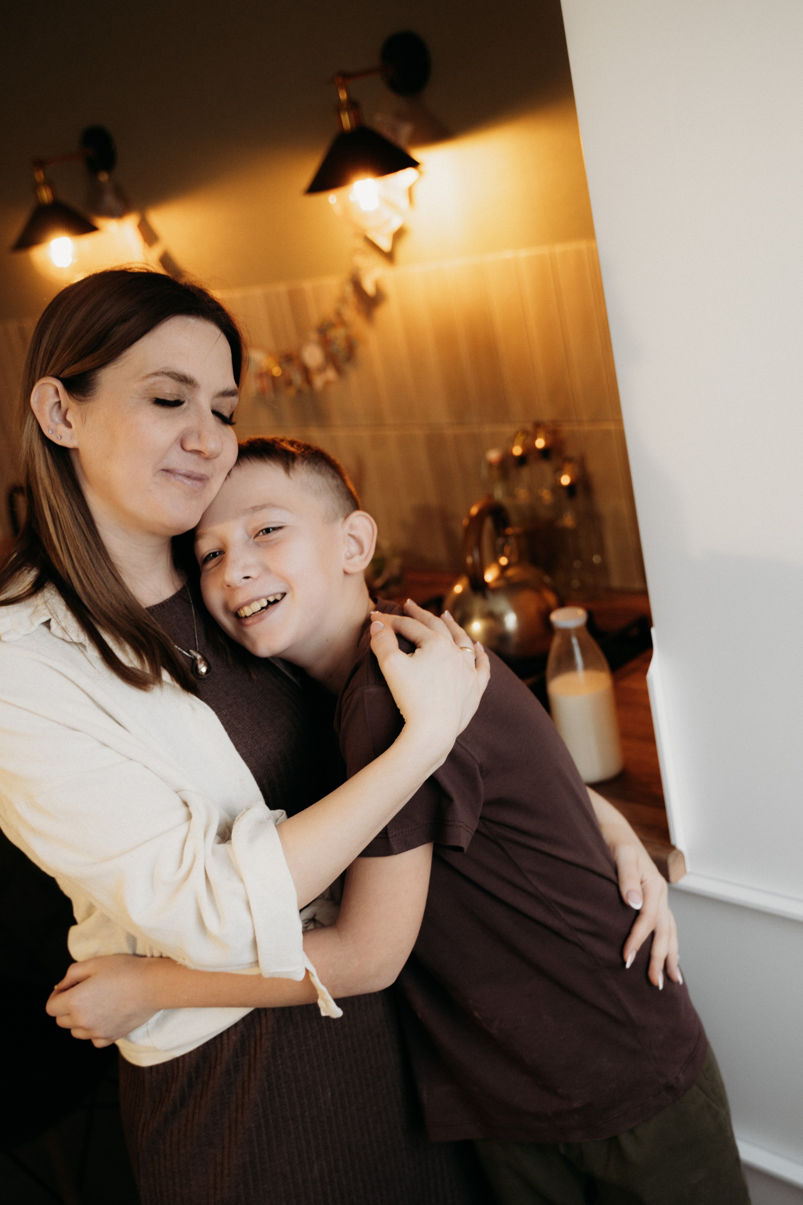 Семья на кухне