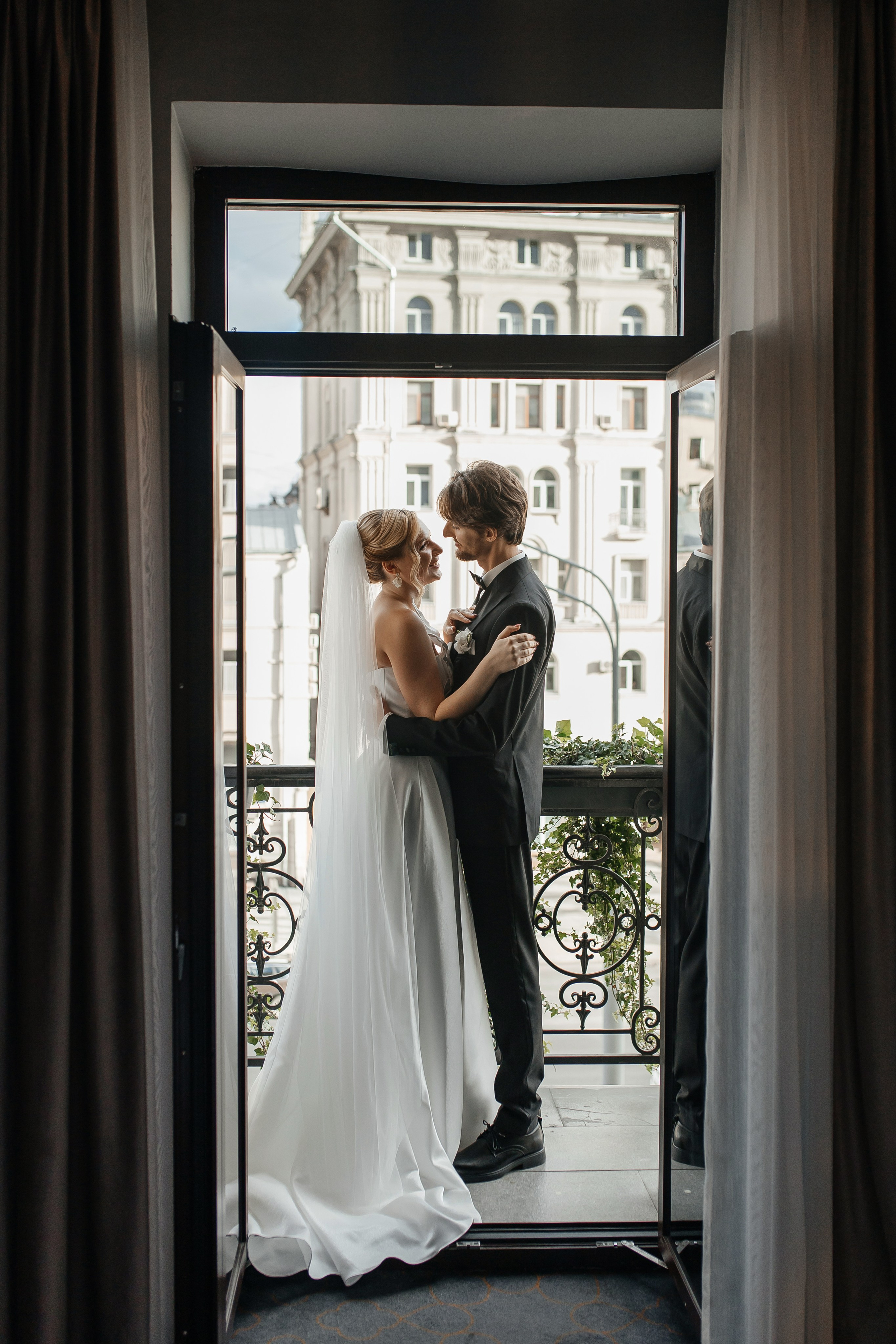 Свадебная фотосессия в отеле Хартвел в Москве