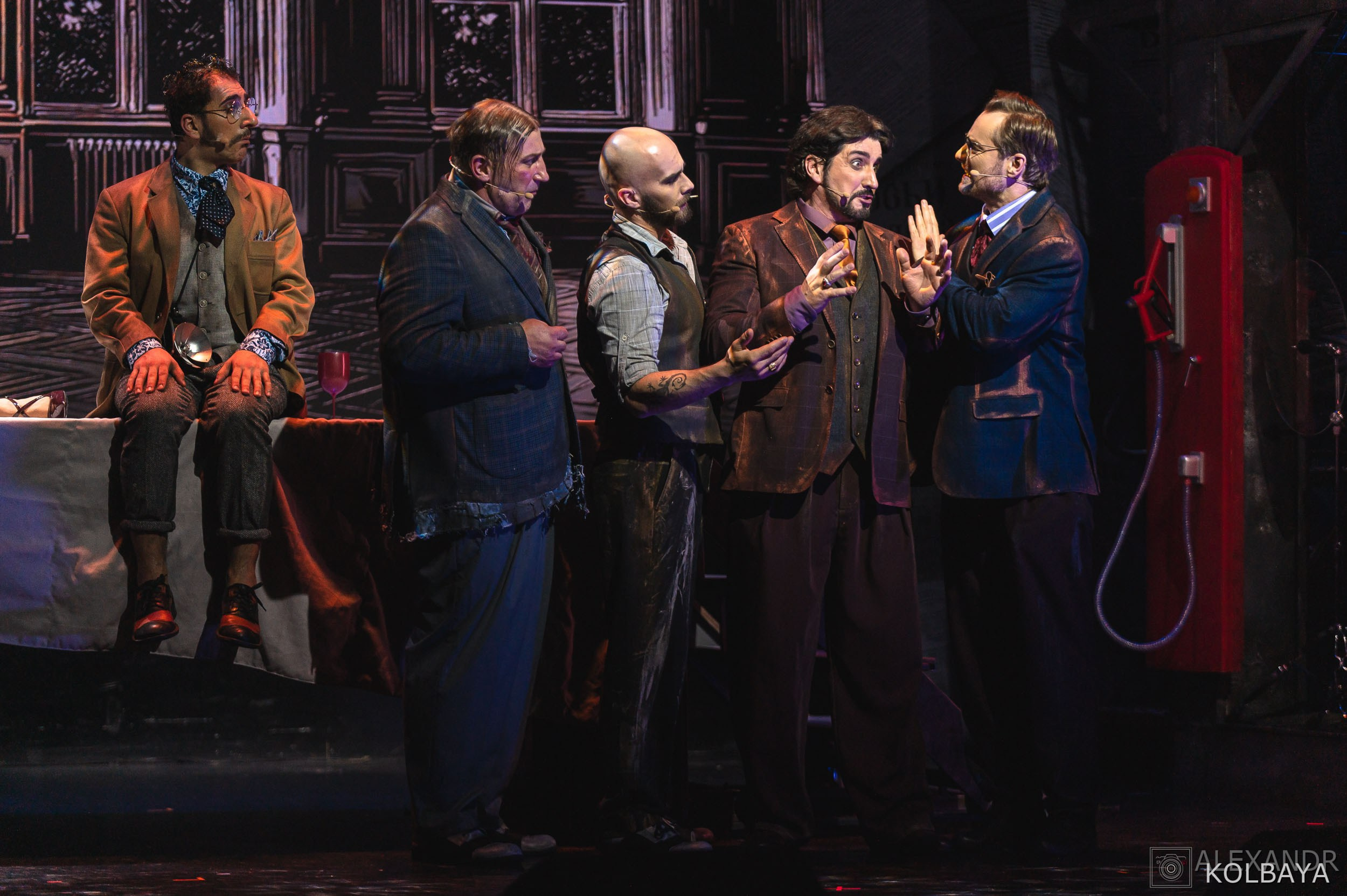 Фотографии со спектакля «Однажды в городе N». Концертный и театральный репортажный фотограф в Москве Александр Колбая