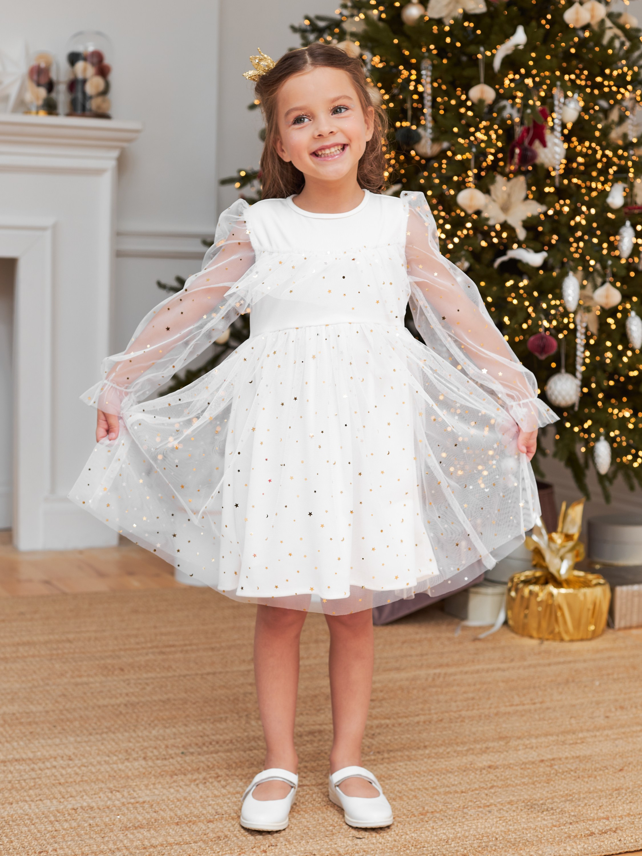 Фотосъемка платьев для девочек Екатеринбург Wildberries ВБ Ozon Озон фотосессия детей Екб заказать цена фотосъемка товара WB детское платье. Фотограф Екатеринбург Анастасия Жерновская | Маркетплейсы и нейрофото