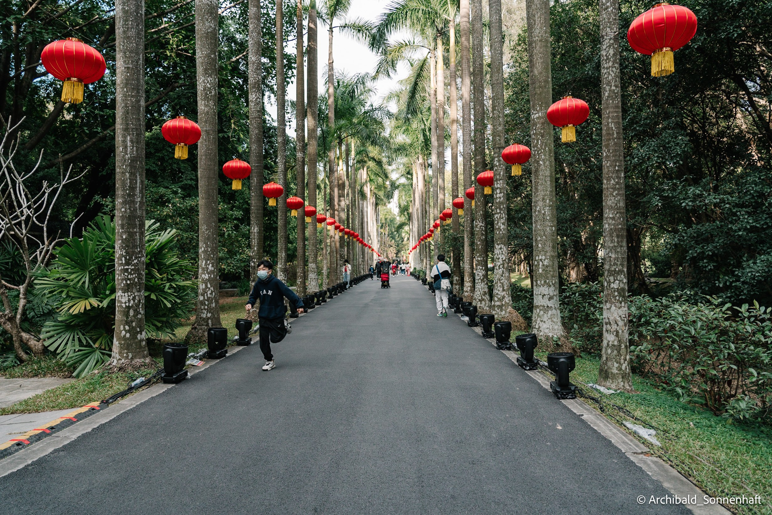 Chinese Lanterns Day. Photographer in Guangzhou, China. Archibald Sonnenhaft