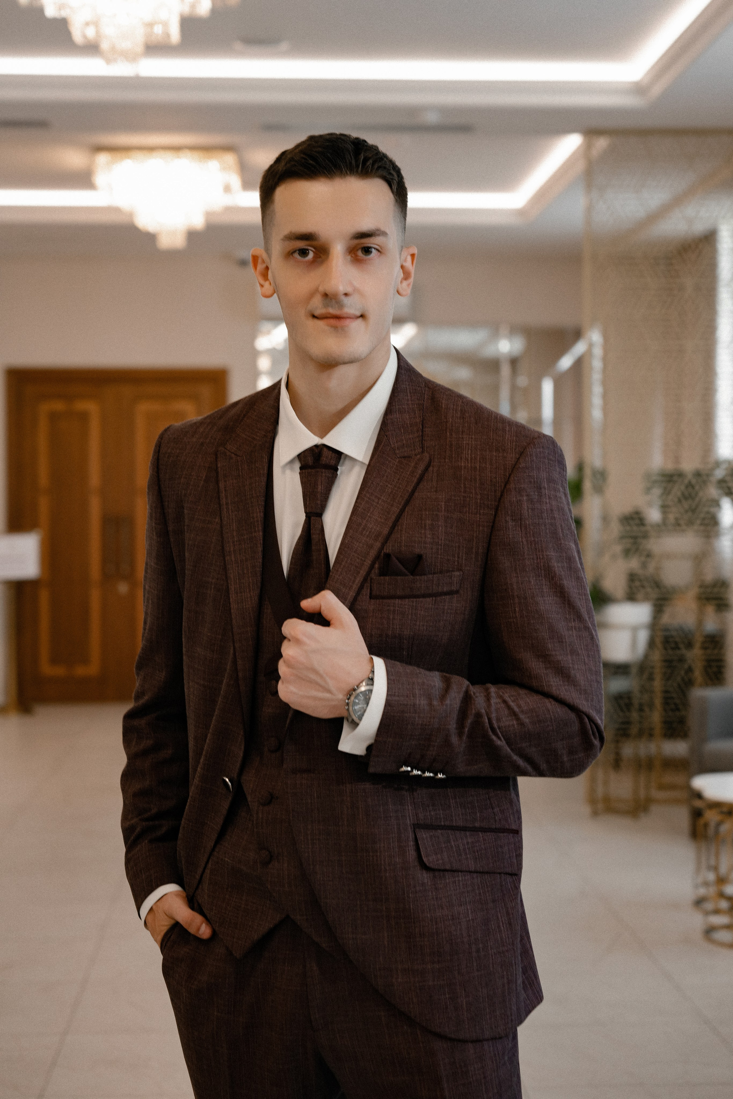 Свадебная фотосессия в Бутырском ЗАГС (Дворец Бракосочетания № 4) и прогулка в отеле Solux (Солюкс)