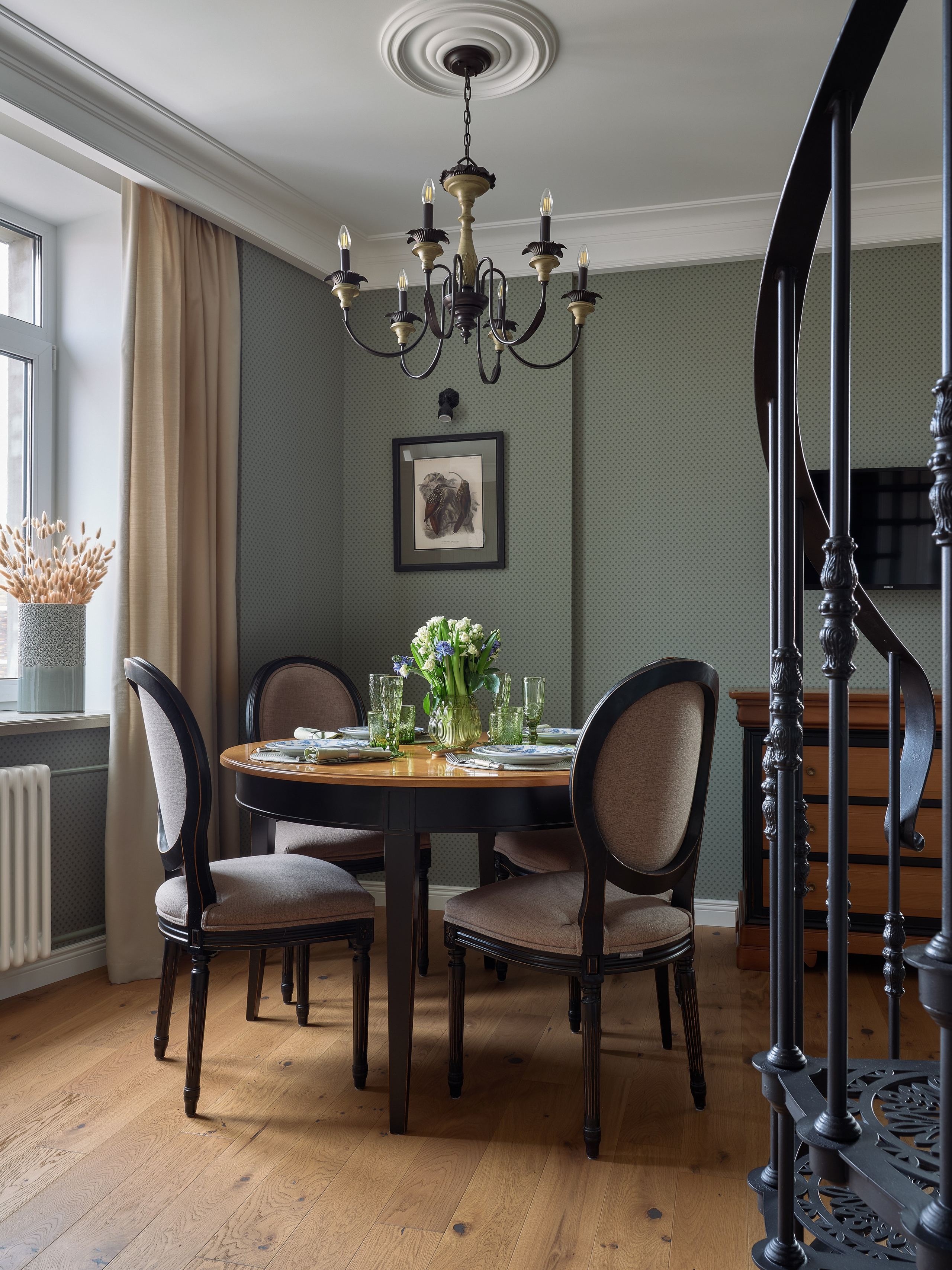 Таун-хаус с ажурной винтовой лестницей. Фотограф Наталья Вершинина