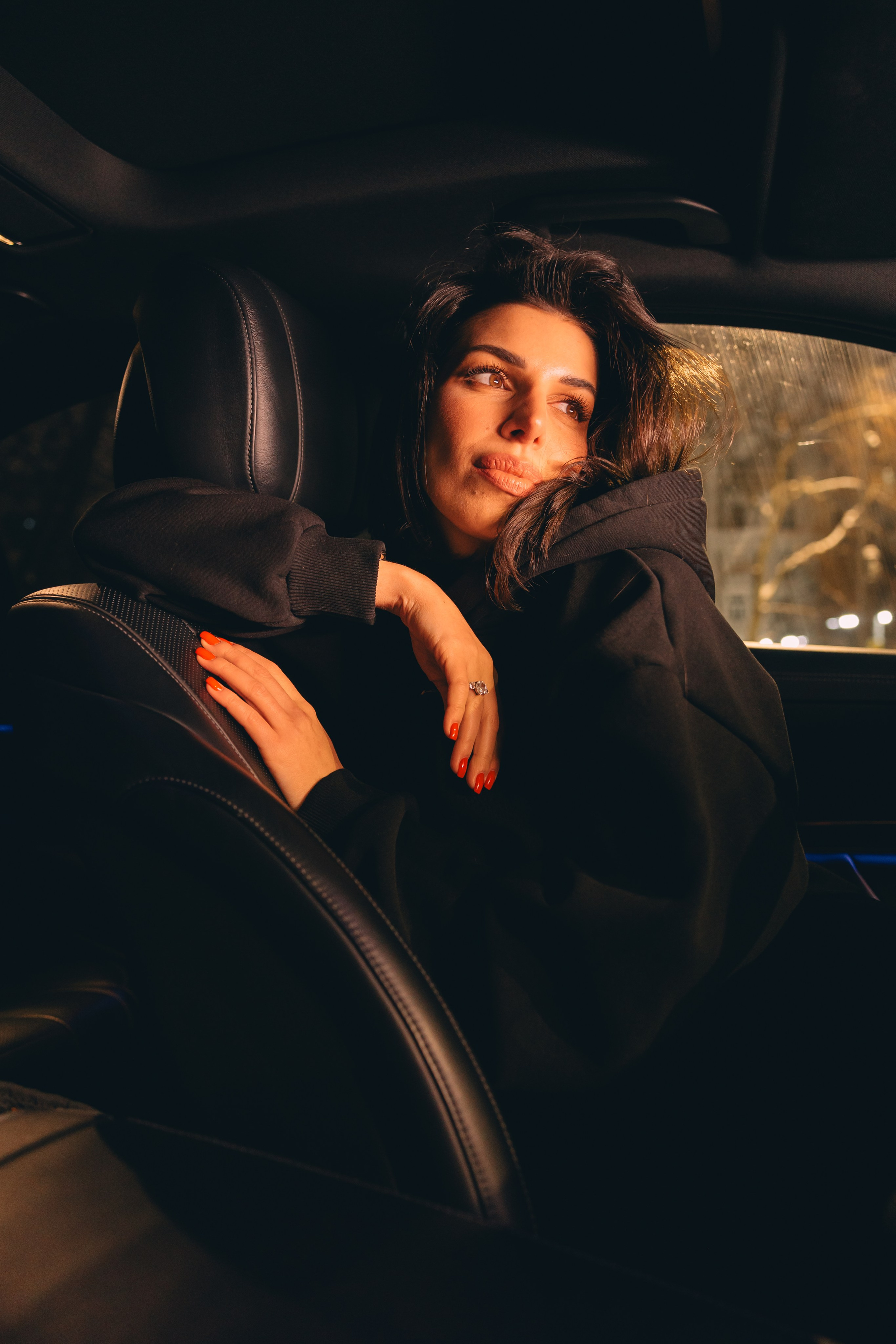 МАРИНА. Я фотограф из Москвы к Вашим услугам