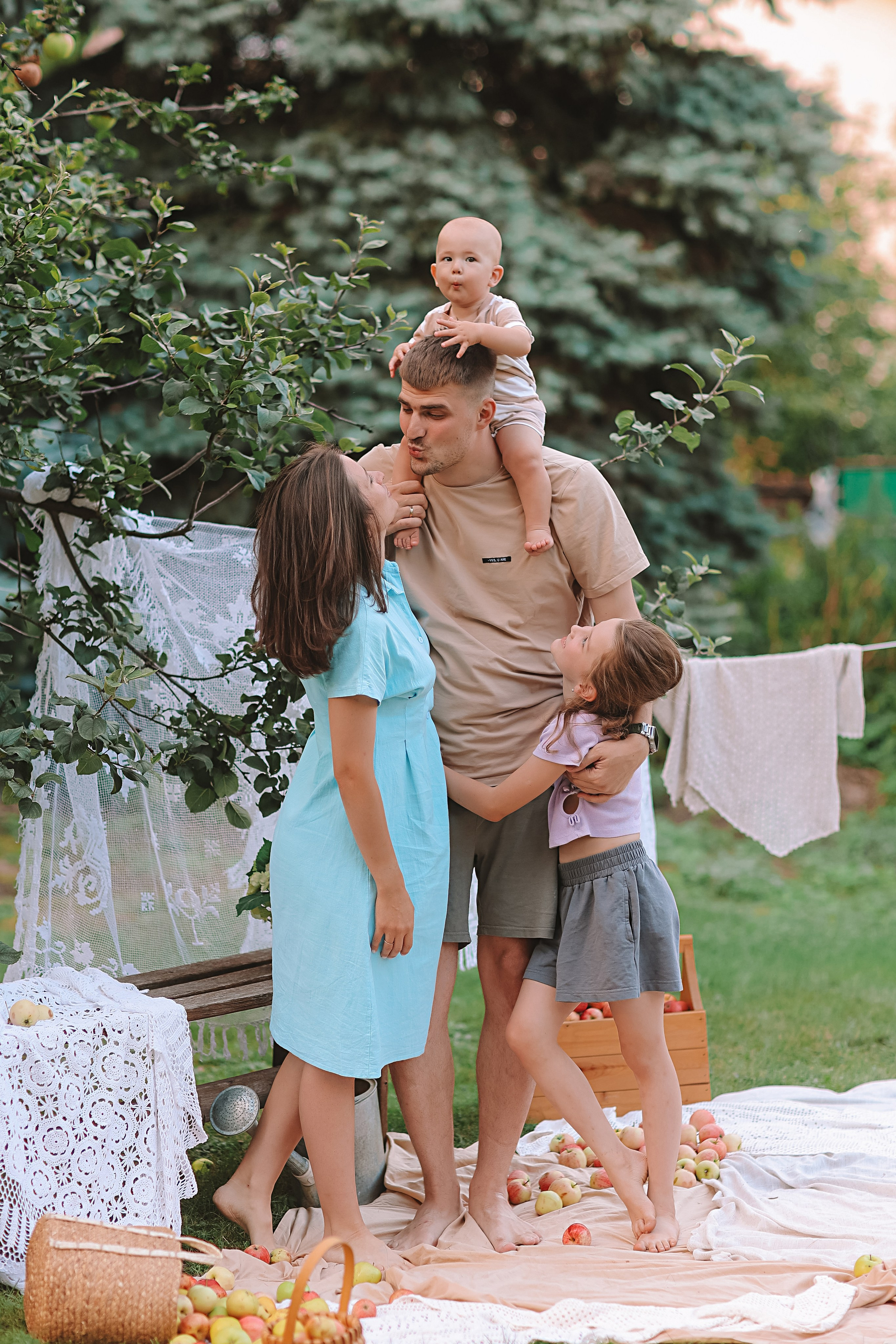 Яблоки. Семейный фотограф Тюмень, фотограф на роды Салмина Мария