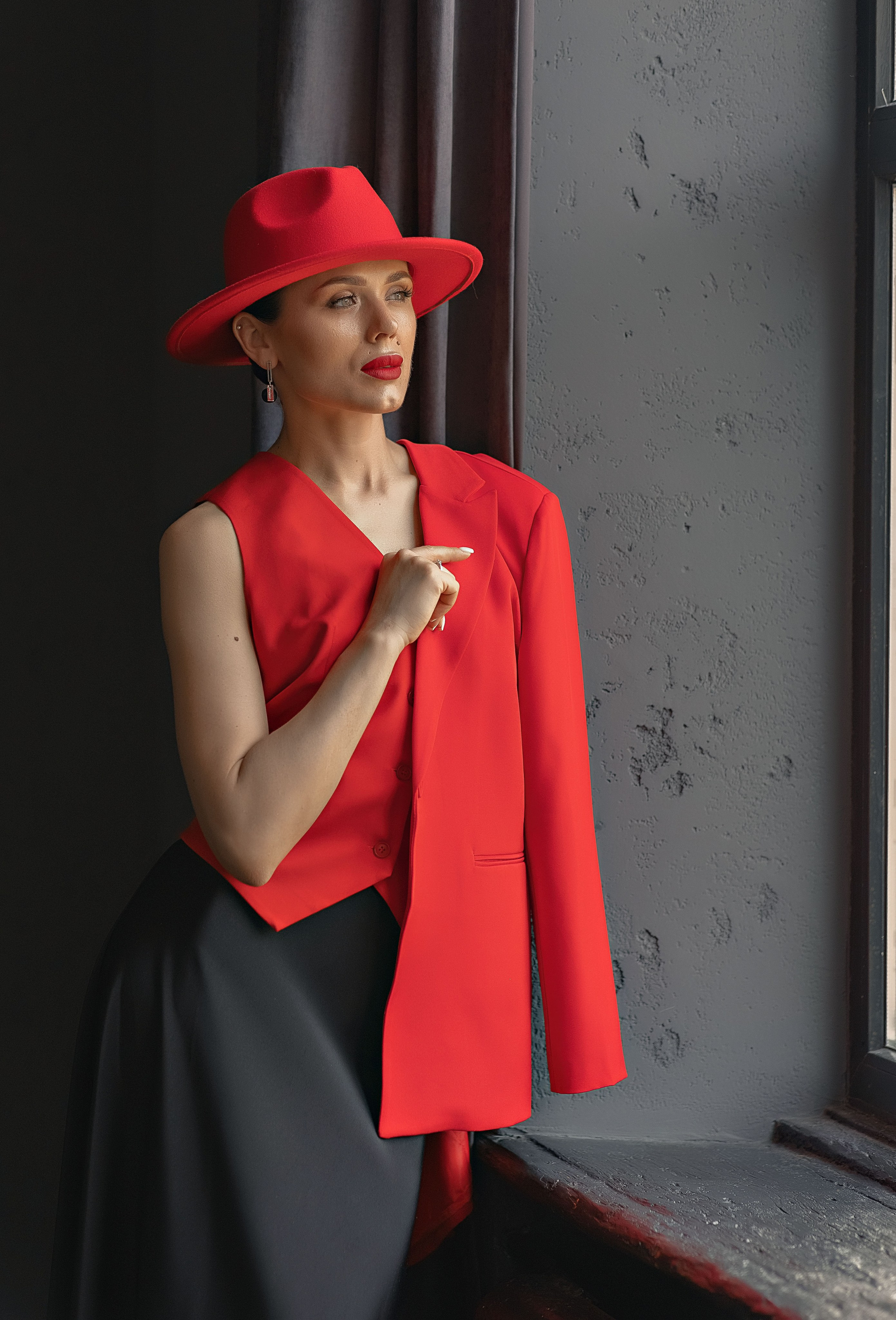 Женский портрет. Фотограф-стилист Крым Прокат одежды в Крыму. Фотосессии в Крыму