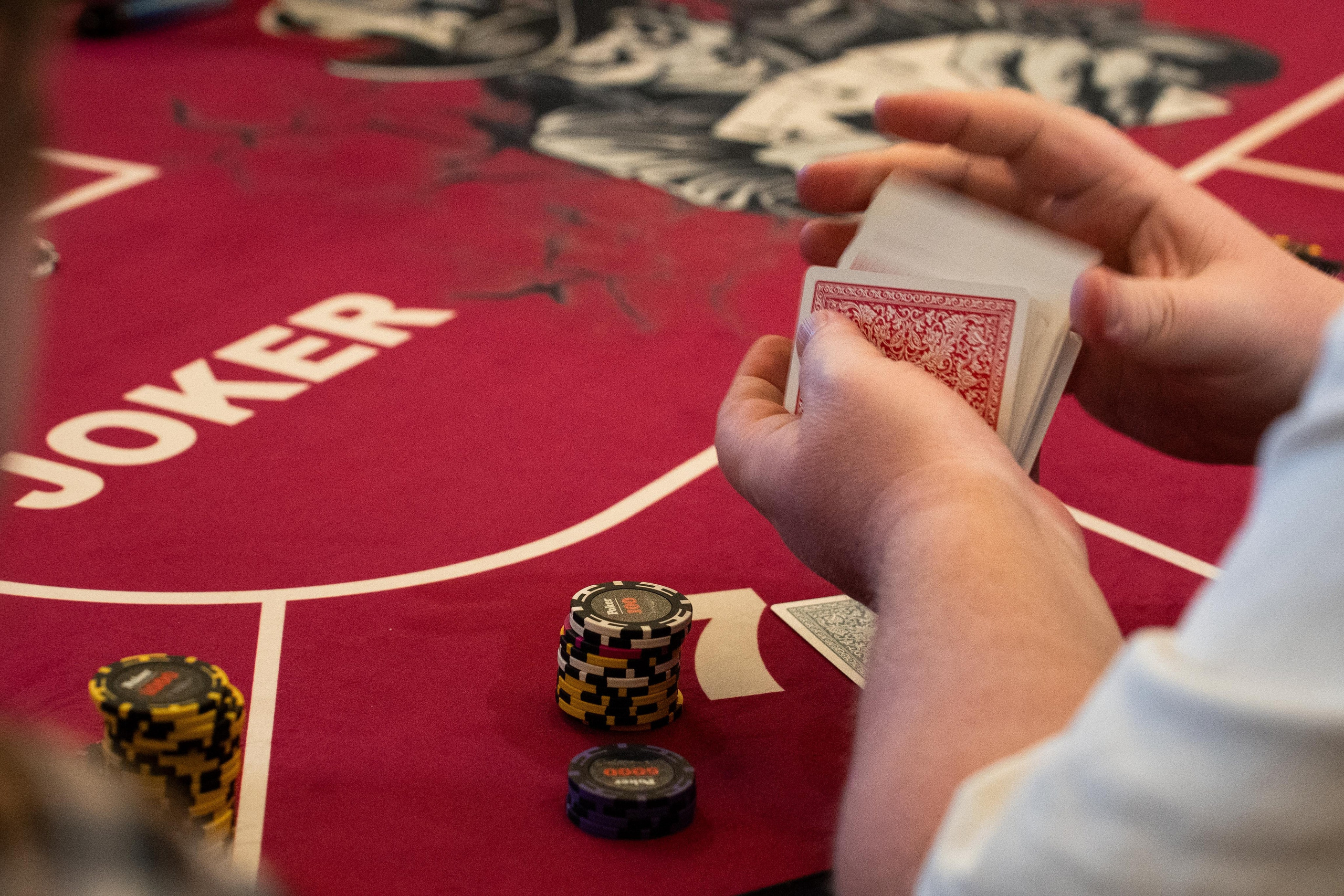 Joker Poker Club 28.02.2026. Коммерческий и художественный фотограф и видеограф в Москве Арсений Тургенев