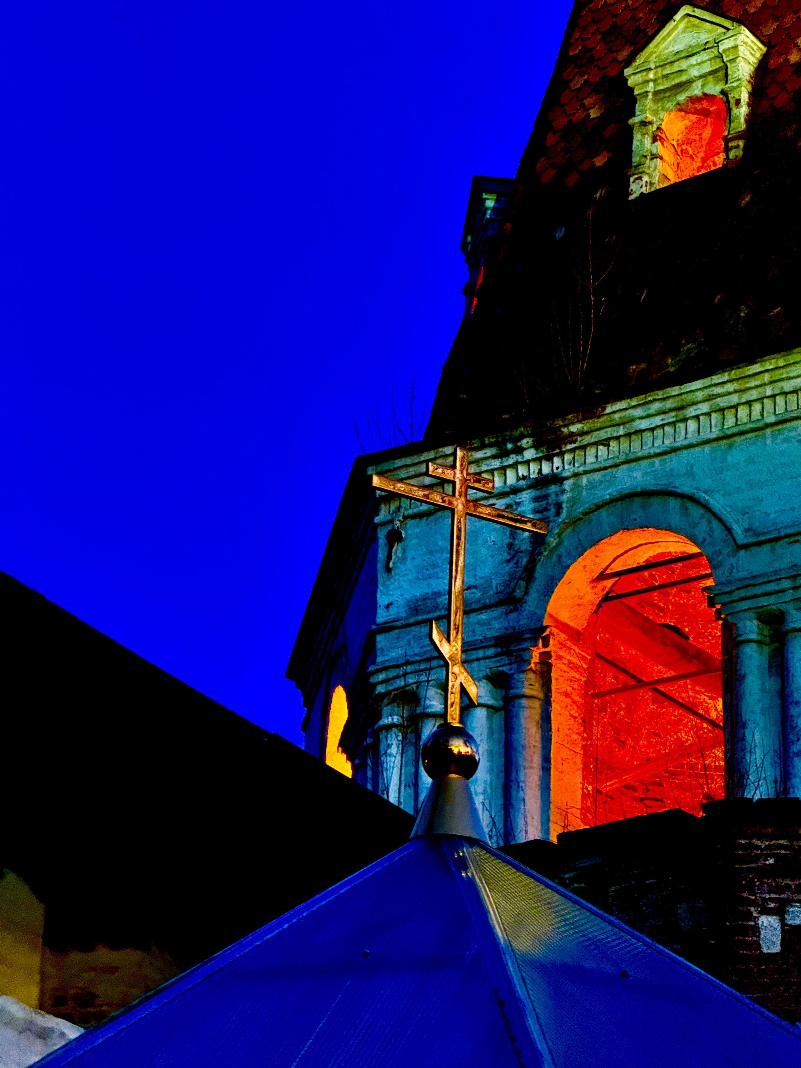 Храмы и здания. Фотограф и художник в Москве Евгения Нюнина