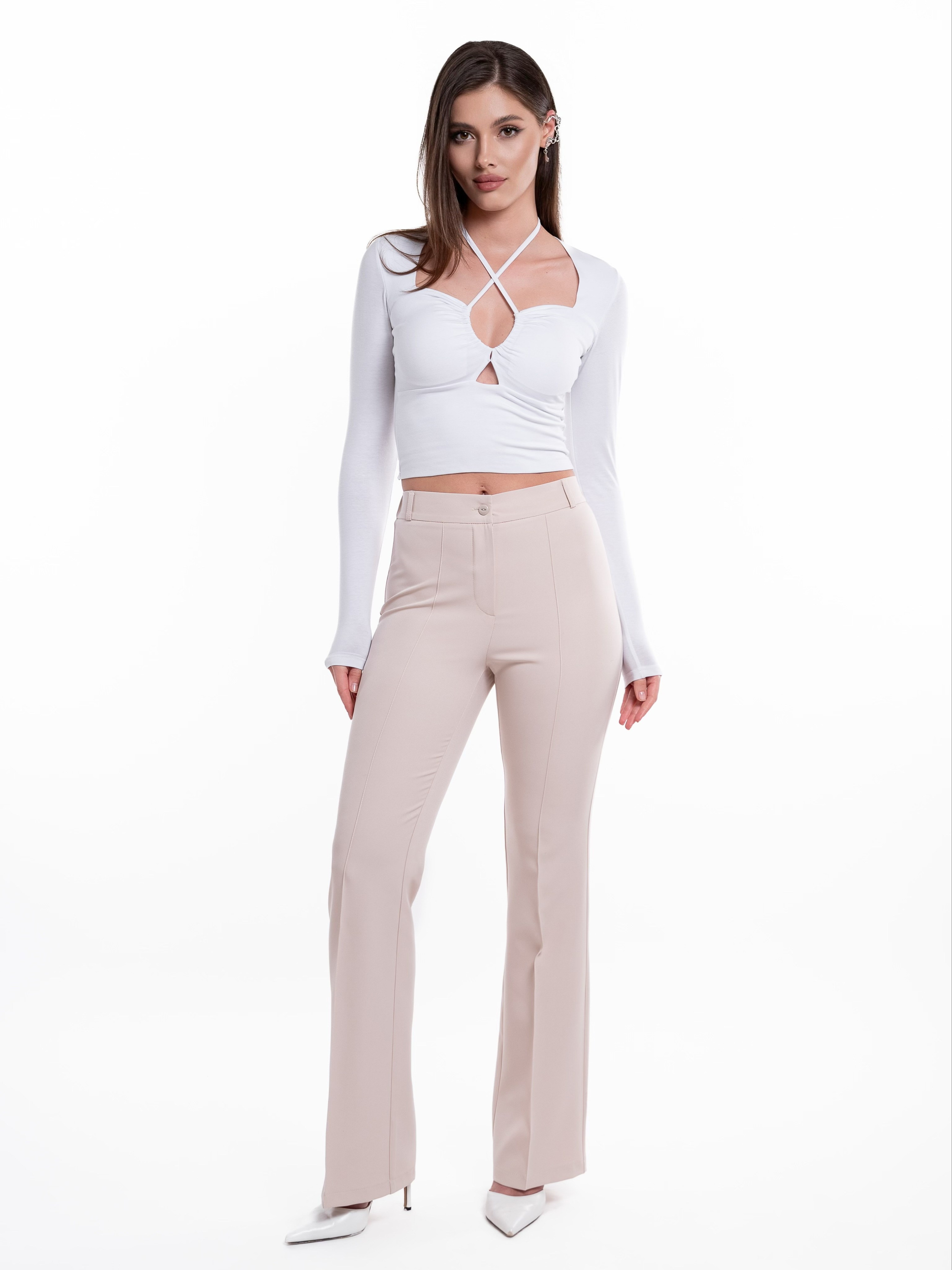 Классические брюки + белый фон+интерьер. Предметный фотограф, фото для маркетплейсов Пятигорск, КМВ