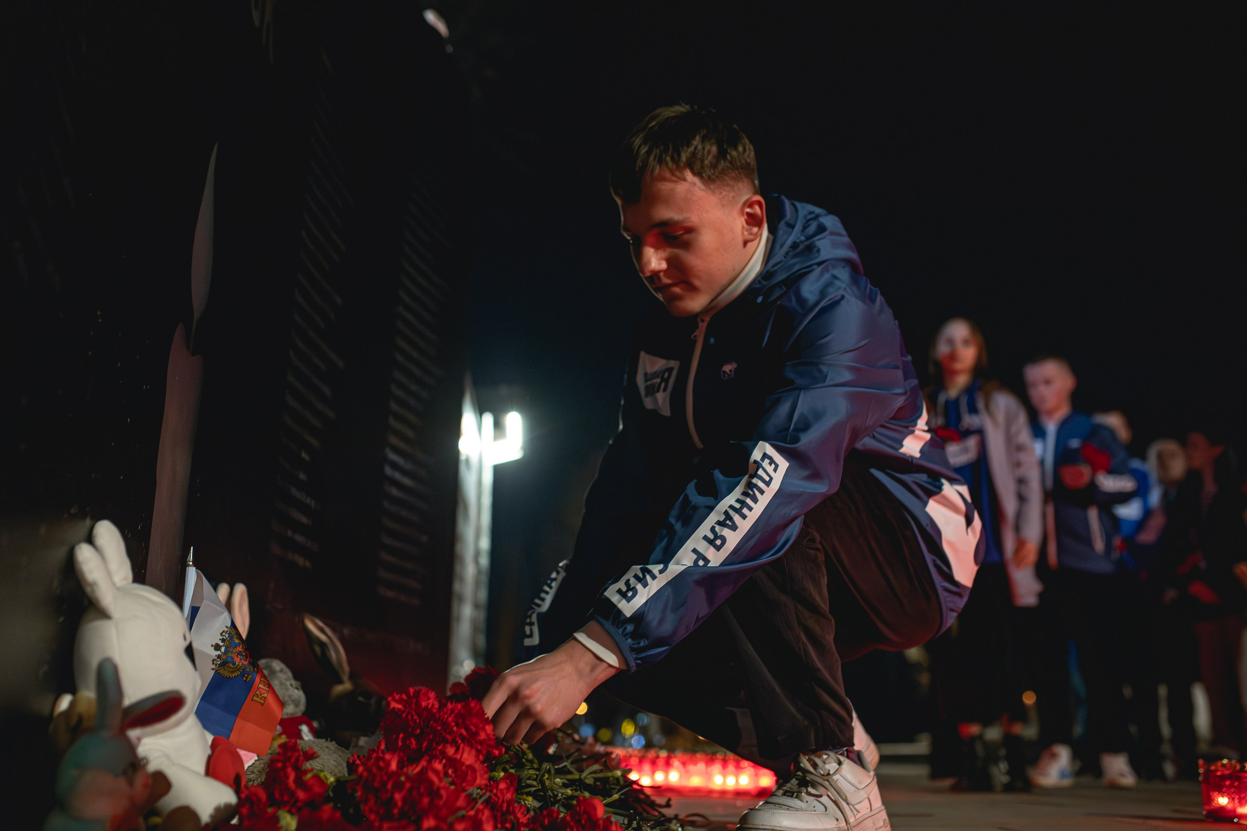 Акция памяти по погибшим в «Крокусе». Портретный и репортажный фотограф в Воронеже: Анастасия Пузикова