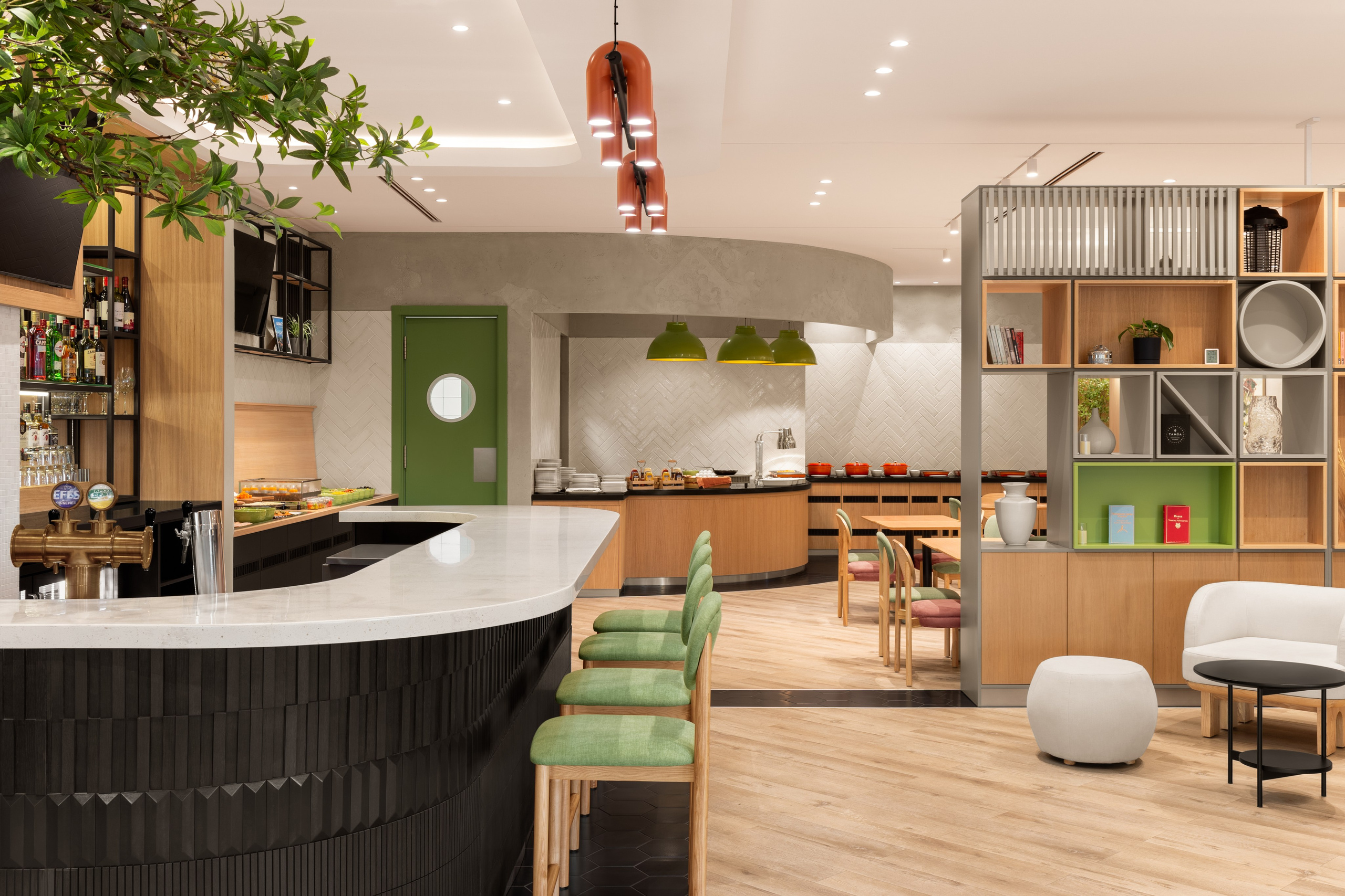 Holiday Inn Almaty. Roman Yakunin — interior photographer in Almaty, Kazakhstan