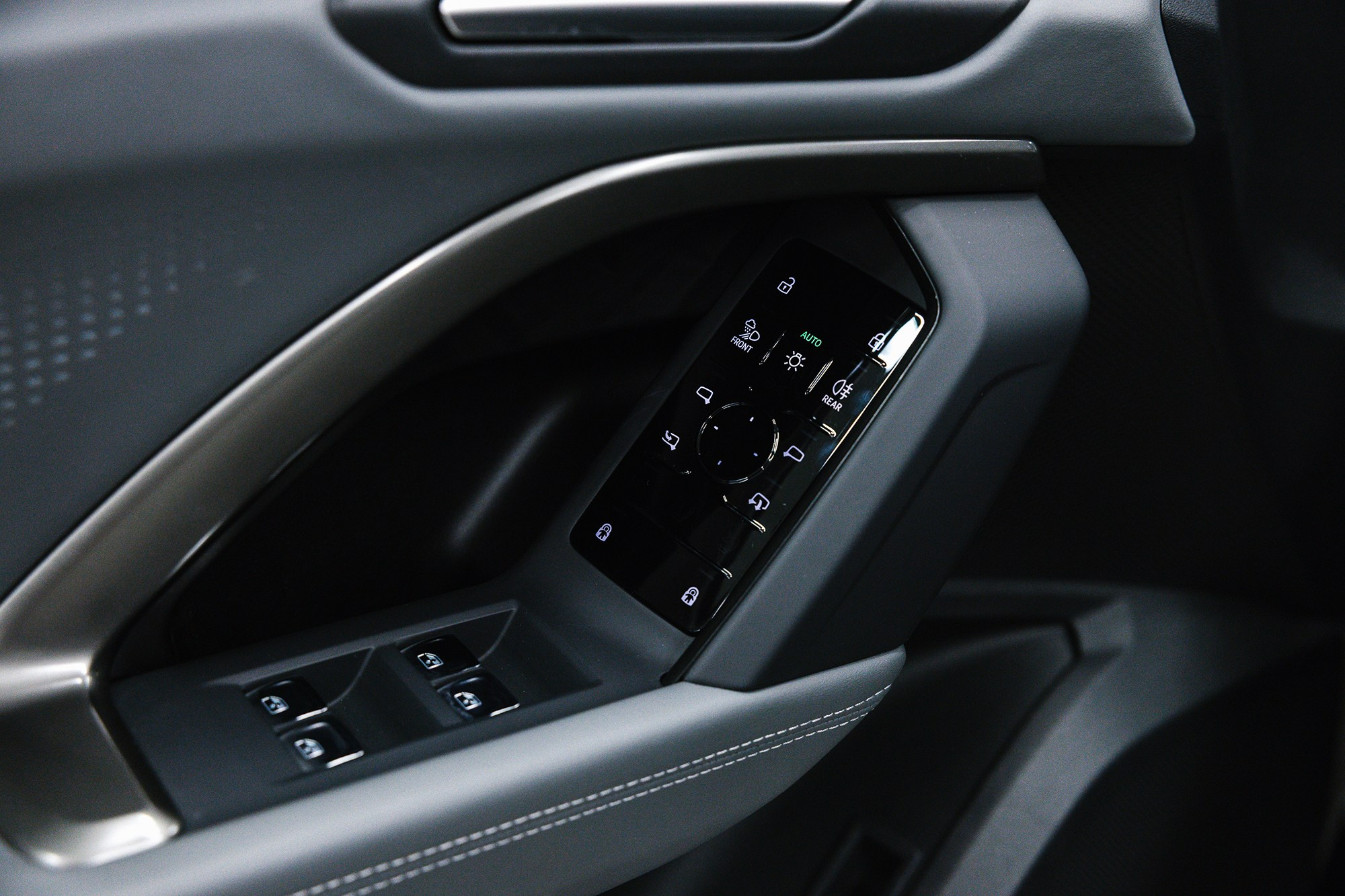 Audi Q5  40 TFSI 2.0 S tronic (204 л. с.). Автосалон «Х-Авто»