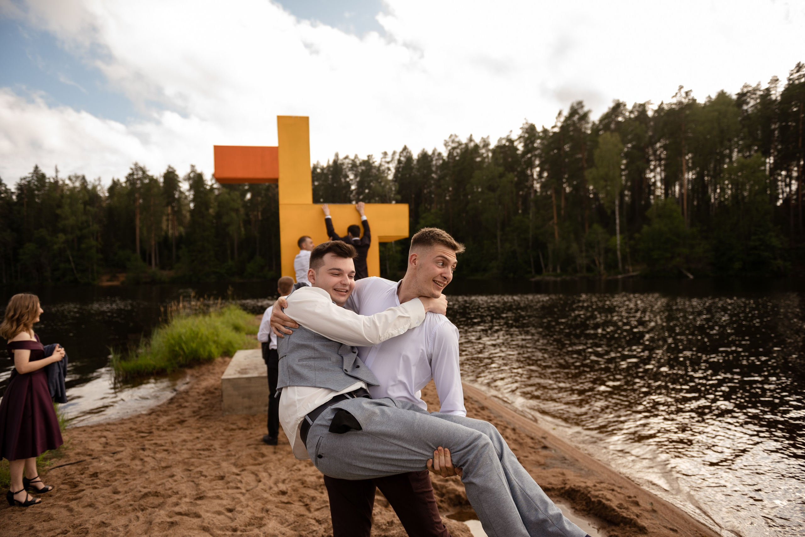 Весь день под дождем, вечером закат на озере. Свадебный и семейный фотограф София Невская