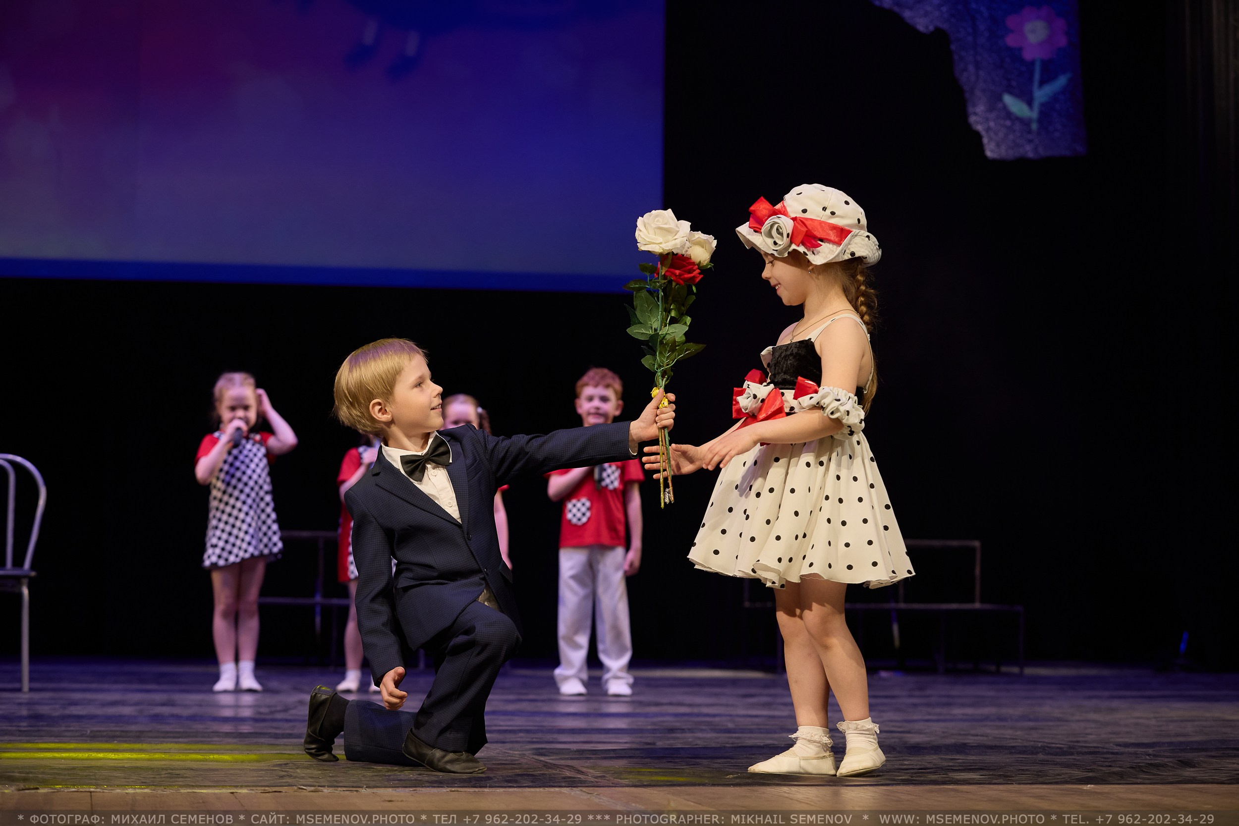 Концерт «Веселая семейка». Photographer for business Mikhail Semenov. Aqua photo studio, photo school