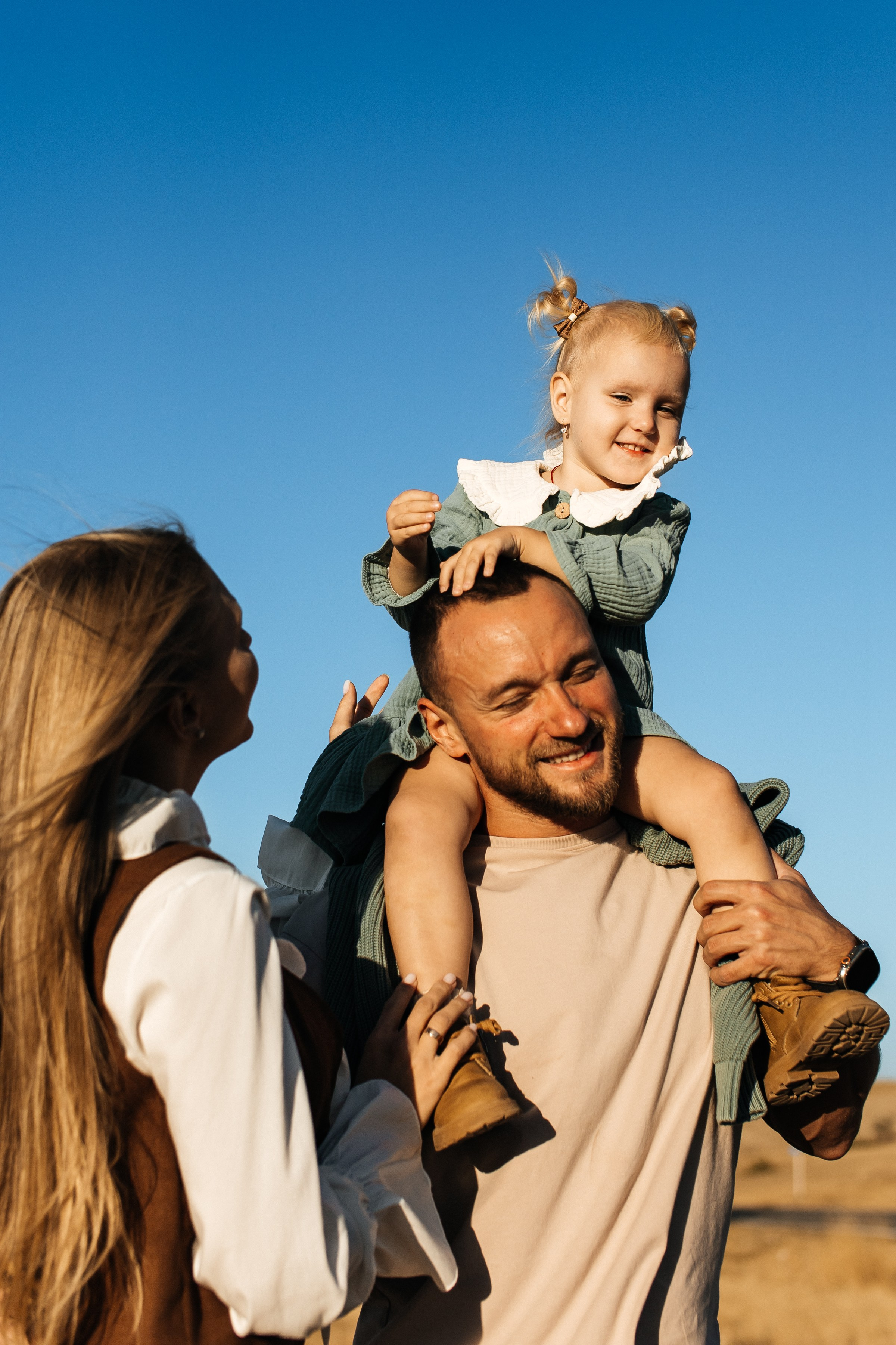 Артем Настя и Николь. Семейный фотограф в Волгодонске Краченцева Анна