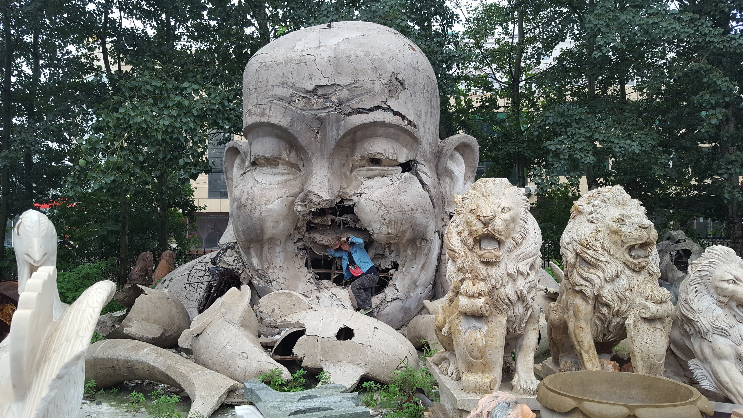 Поцелуй / Китай / Чаньчунь /2017. Художник — скульптор Антонина Фатхуллина