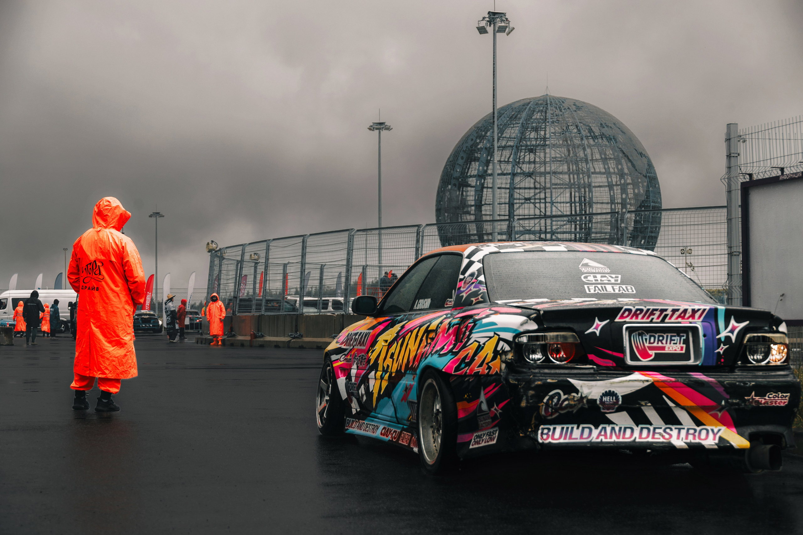 IDDC Этап 2: Бетонный Колизей и блогеры в деле