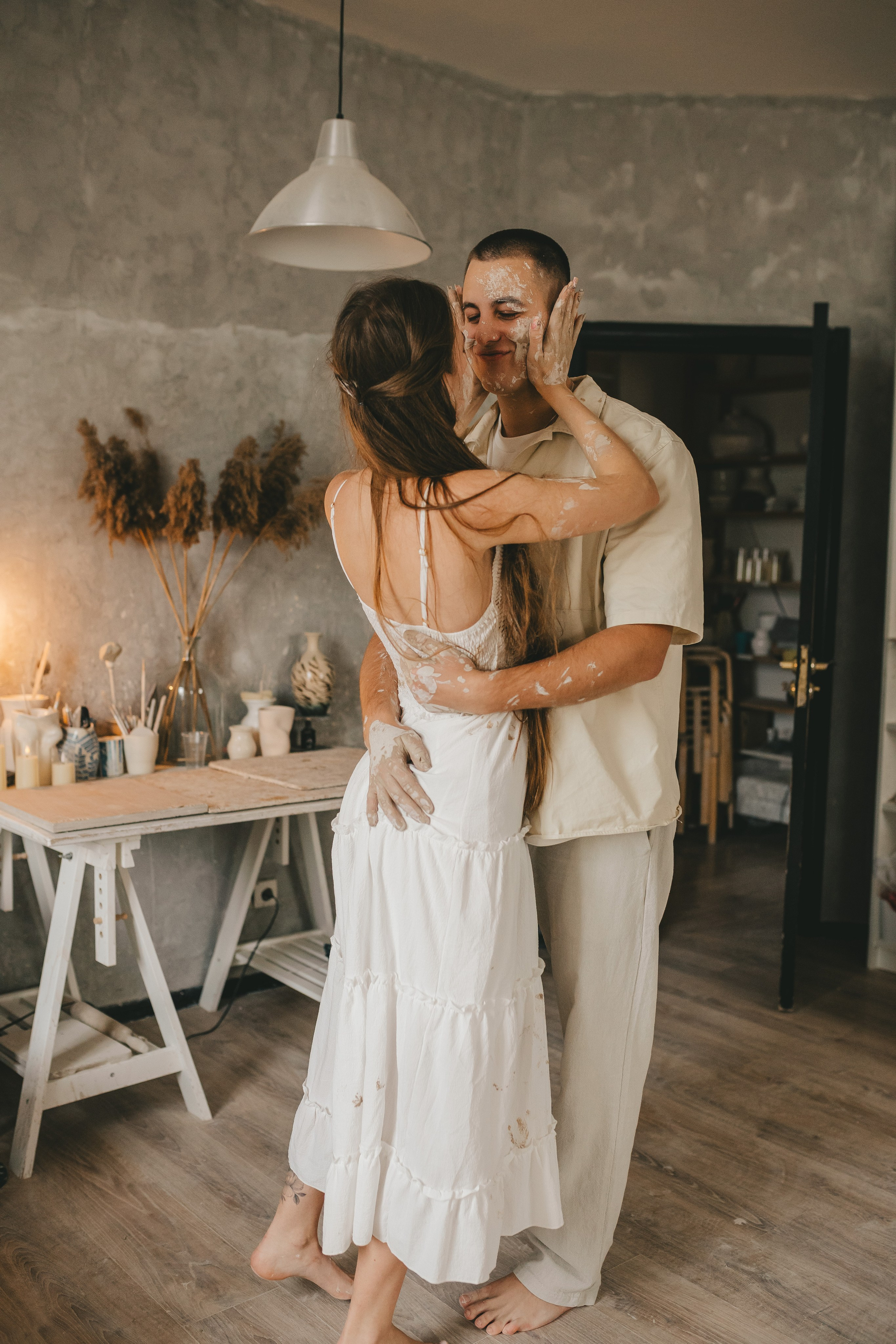 Дима и Даша в гончарной мастерской. Семейный lifestyle фотограф в Санкт-Петербурге Людмила Пахомова