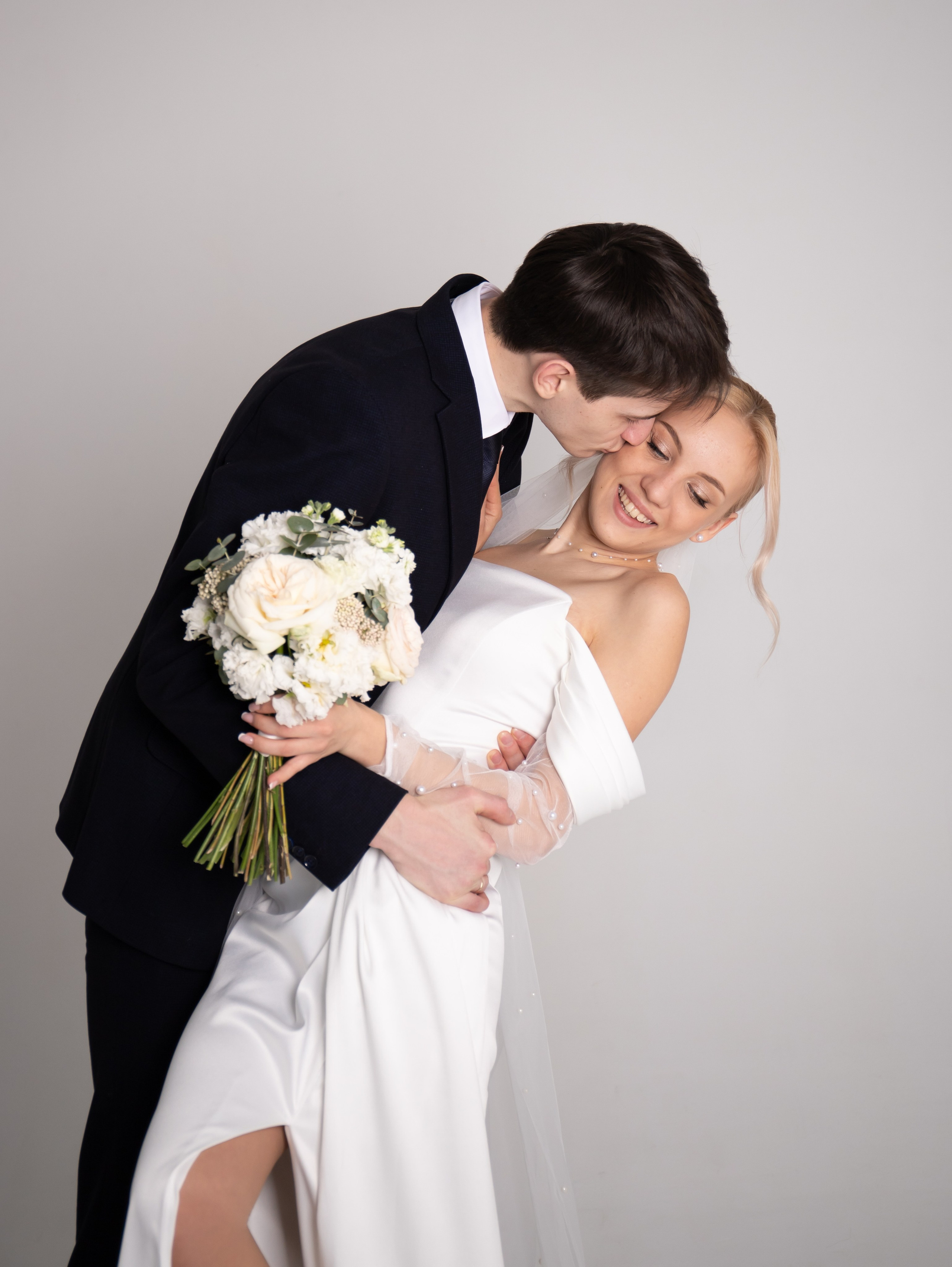 Илья&София (ЗАГС, прогулка, фотостудия). Свадебный и семейный фотограф в Москве Мила Широких