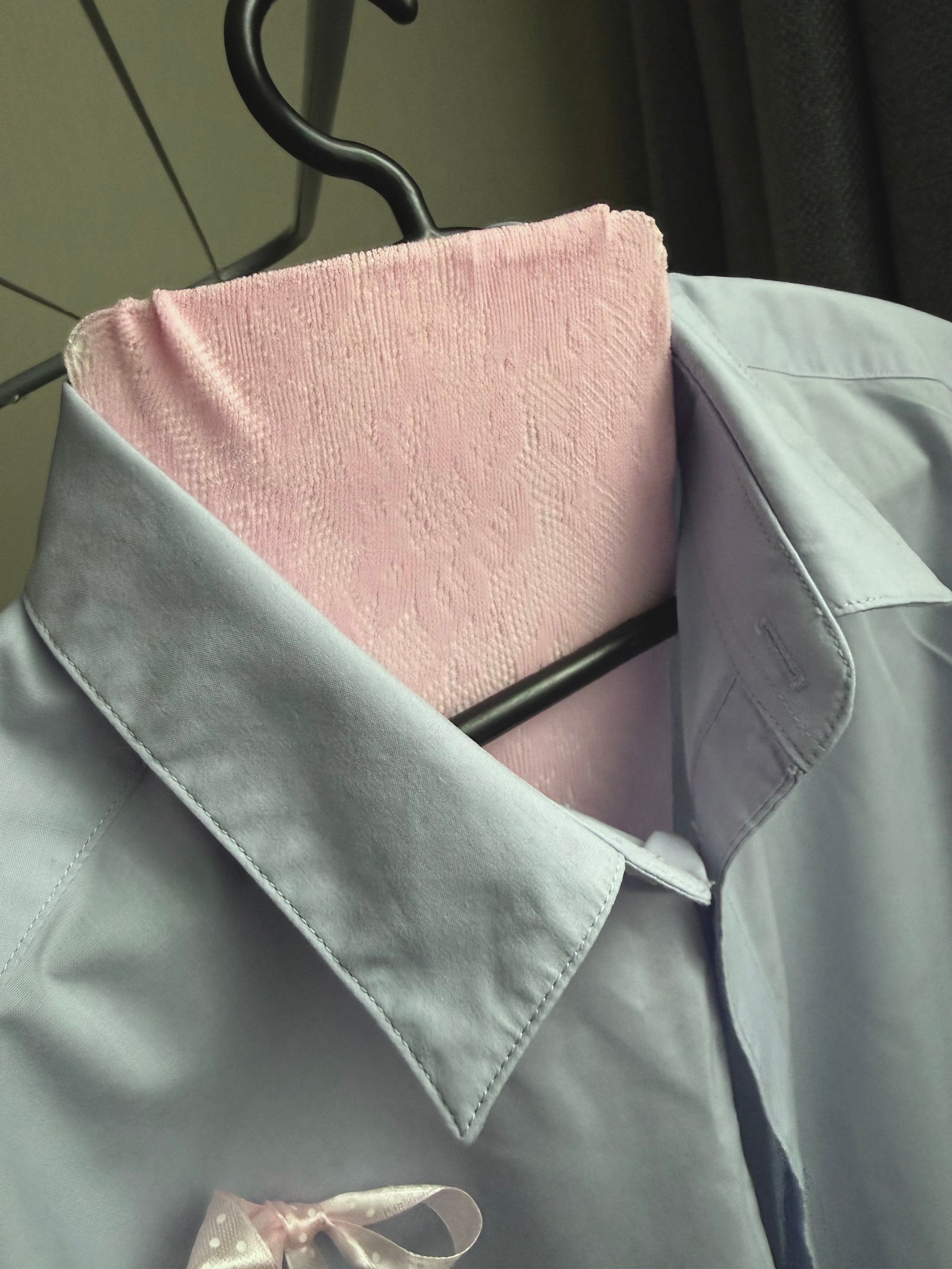 Мужская белая и голубая рубашка. Фотограф, мобилограф Ростов-на-Дону