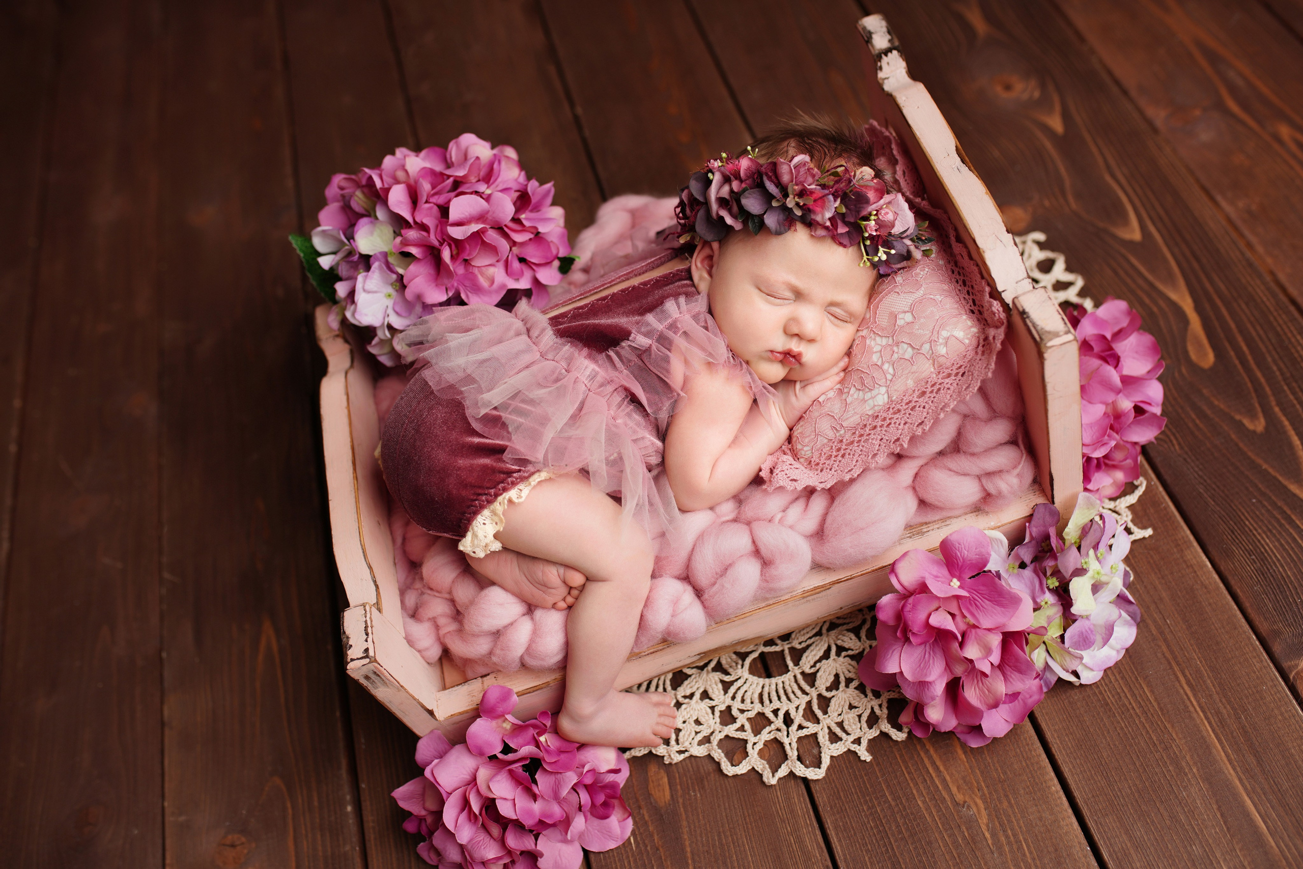 Новорождённые девочки. Детский фотограф и фотограф новорожденных в Калининград Оксана Иваний