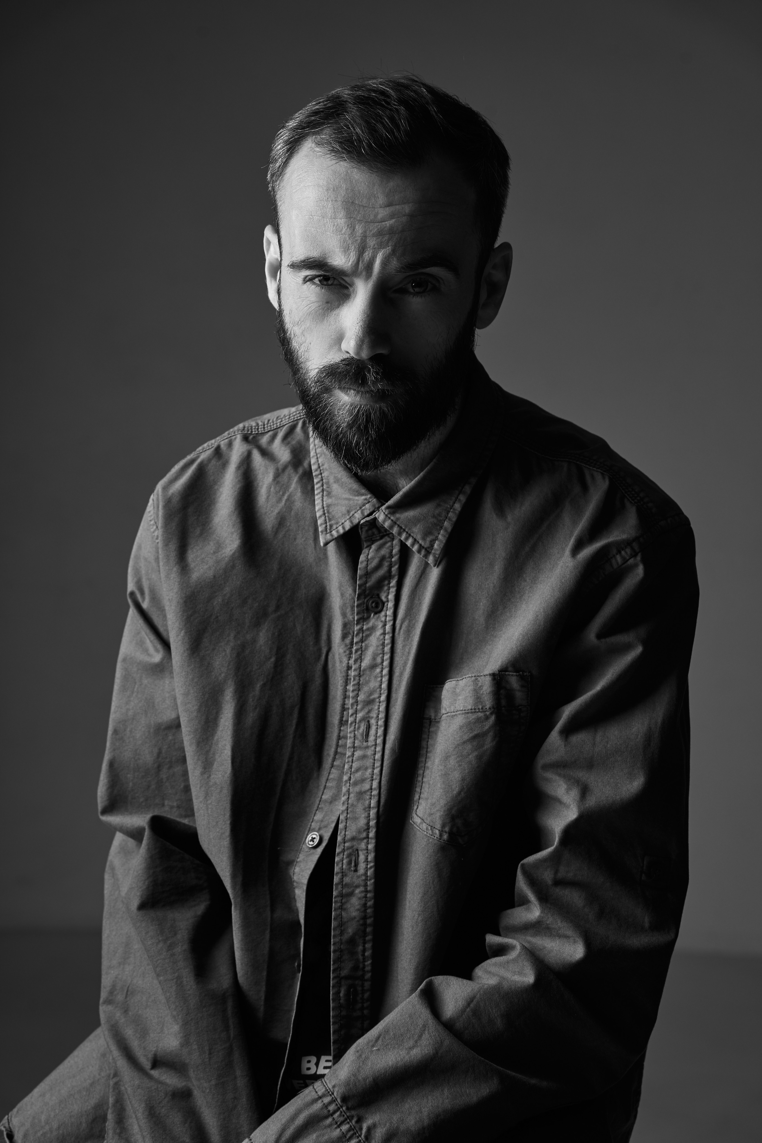 ЛЕВ. Портретный фотограф в Павлодаре Руслан Насыров