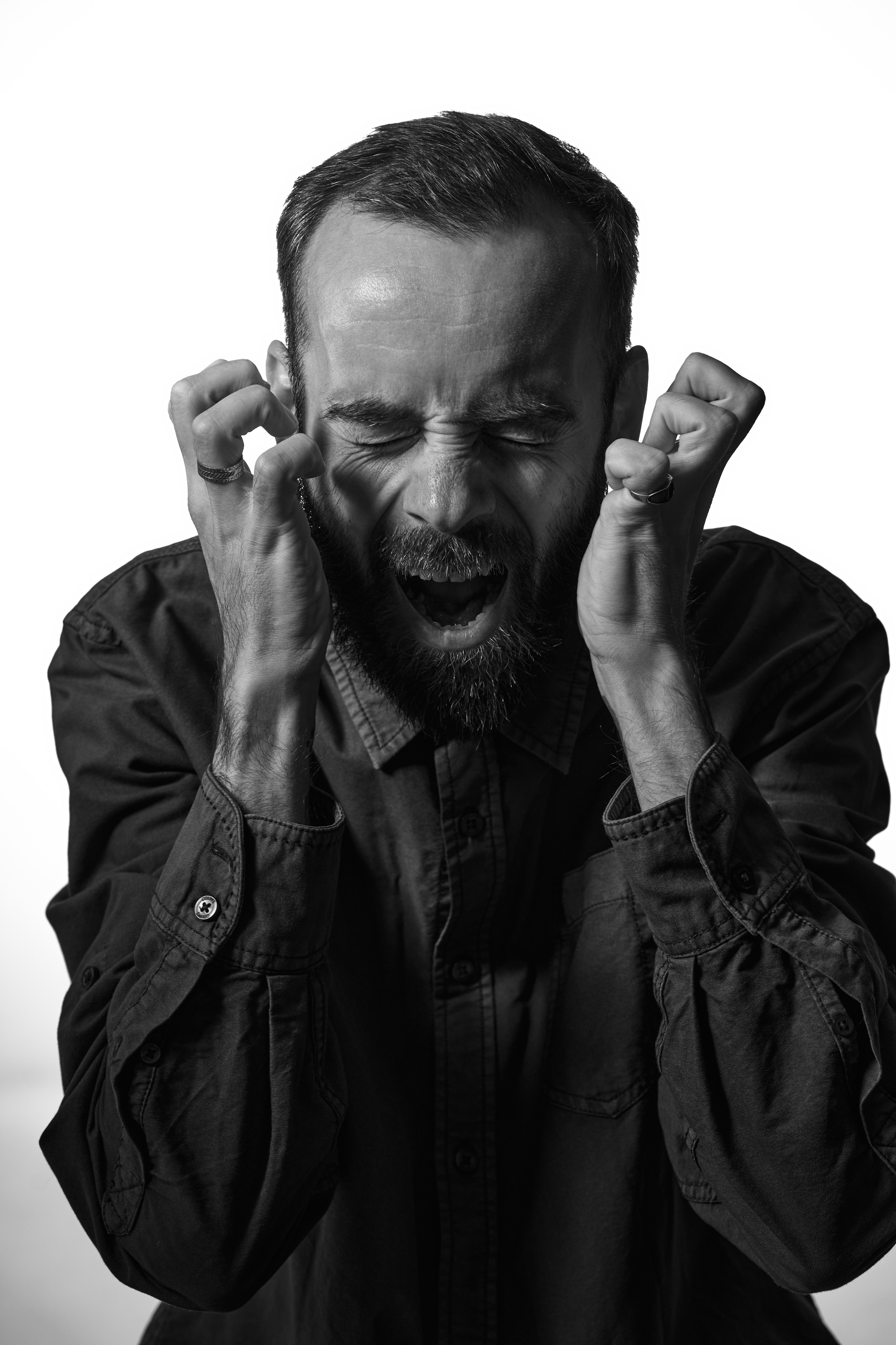 ЛЕВ. Портретный фотограф в Павлодаре Руслан Насыров