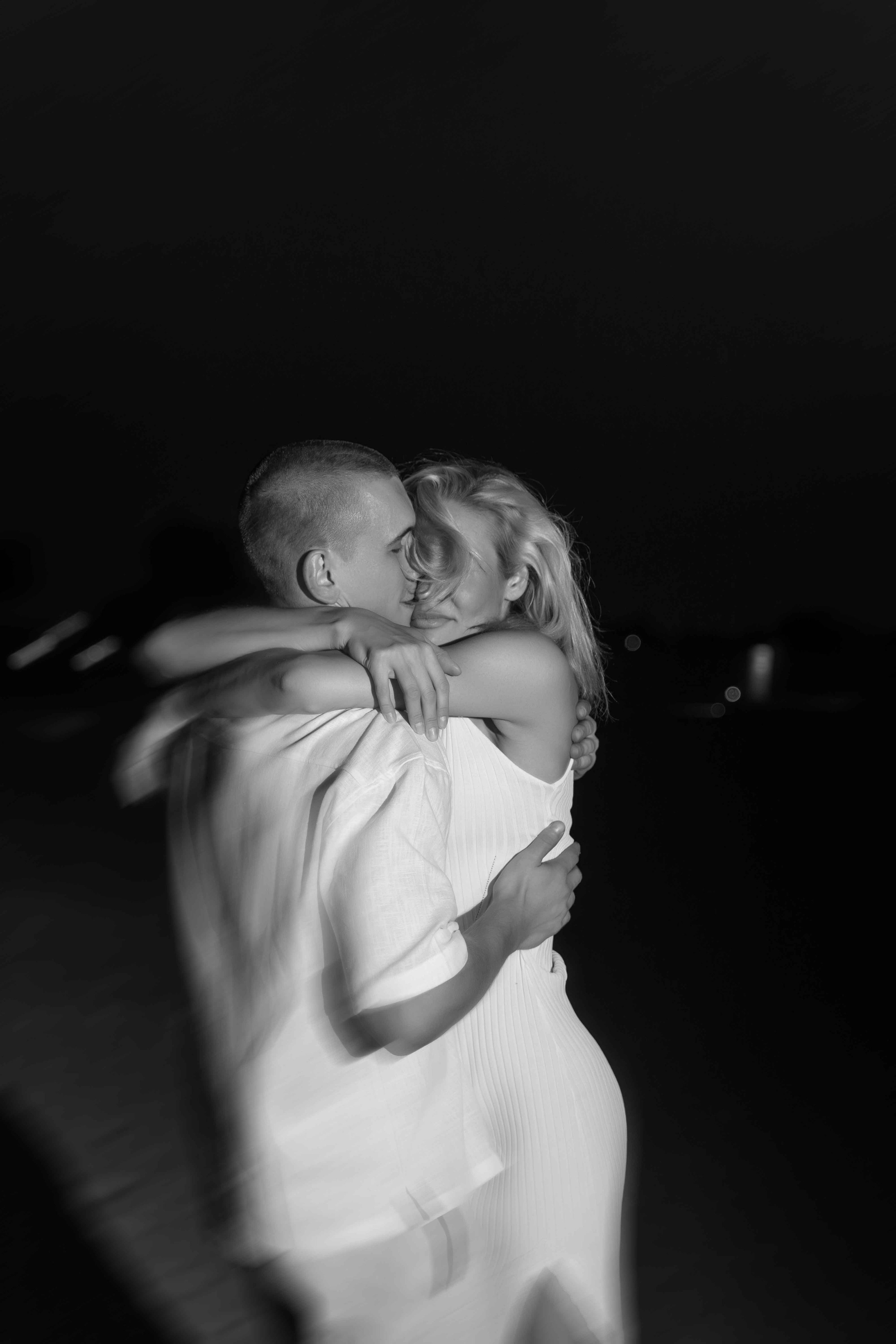 Proposal in Dubai | Bab al Shams in desert