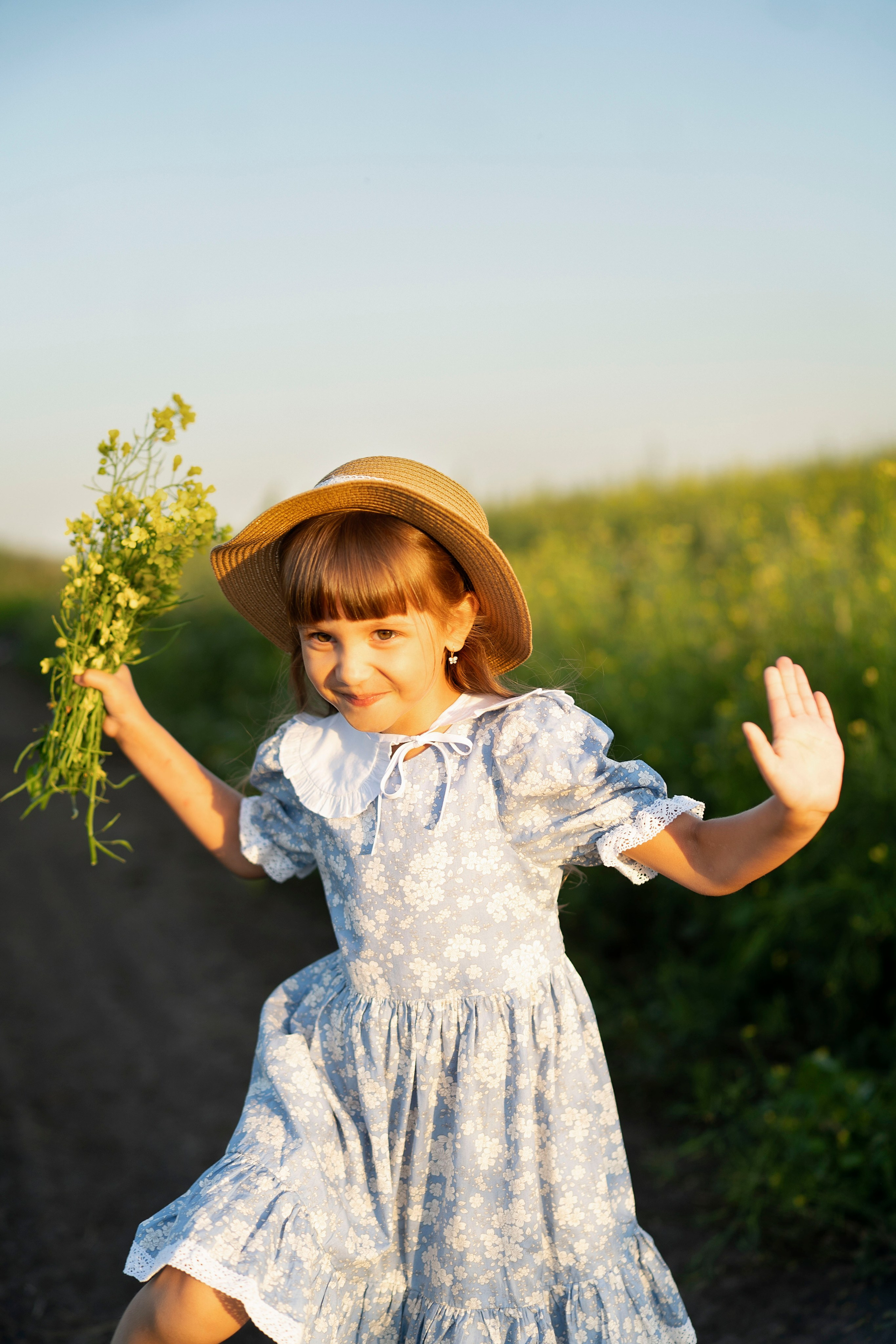 Александра. Главная