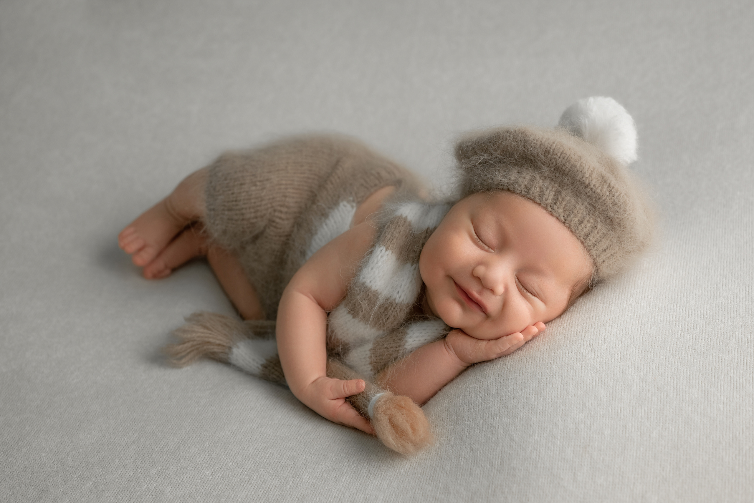 Фотосессия новорожденных в Норильске. Фотограф новорожденных в Норильске Виктория Шагалиева