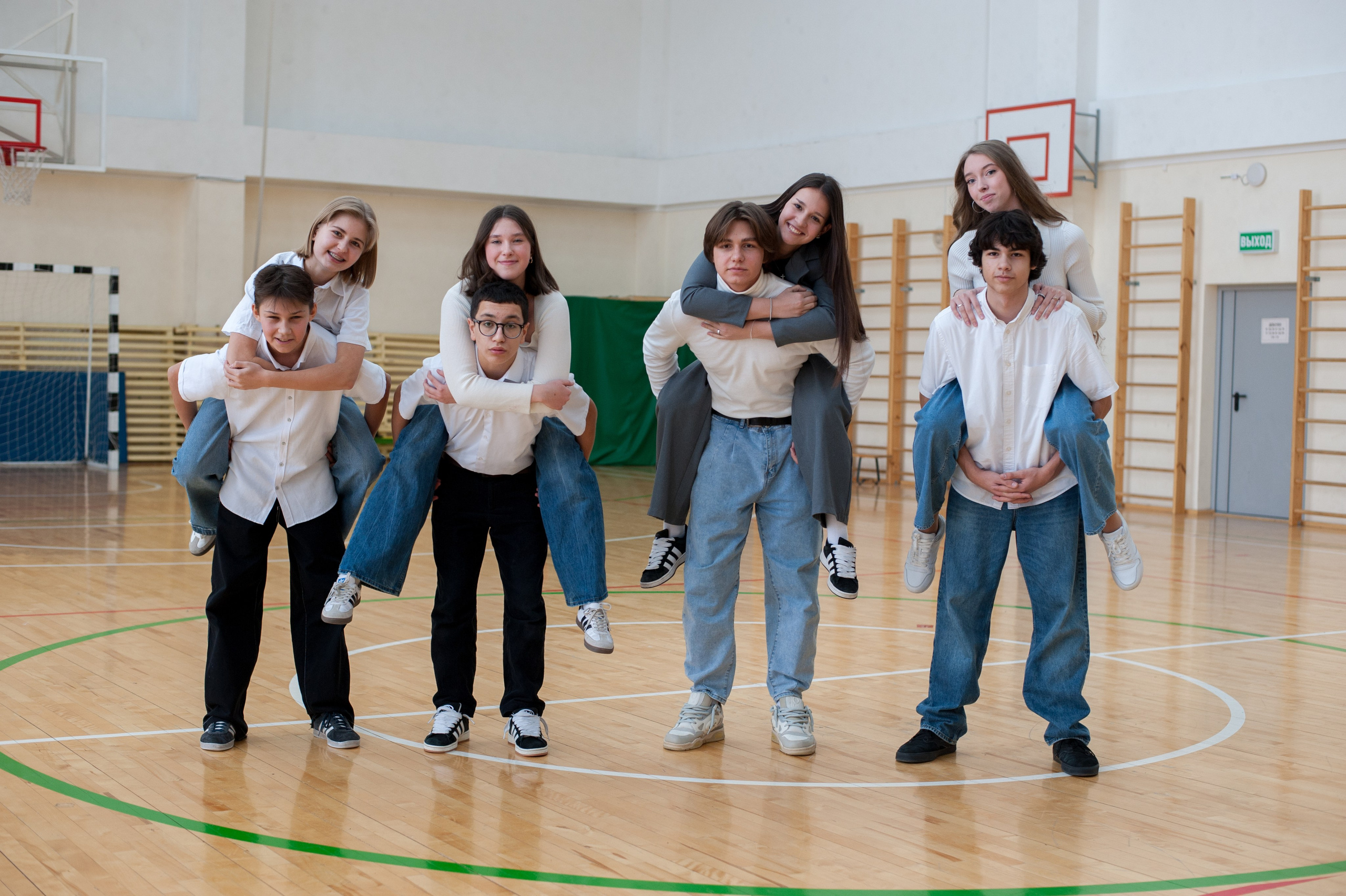 9,11 класс спортзал. Выпускной альбом Чехов, Подольск, Москва