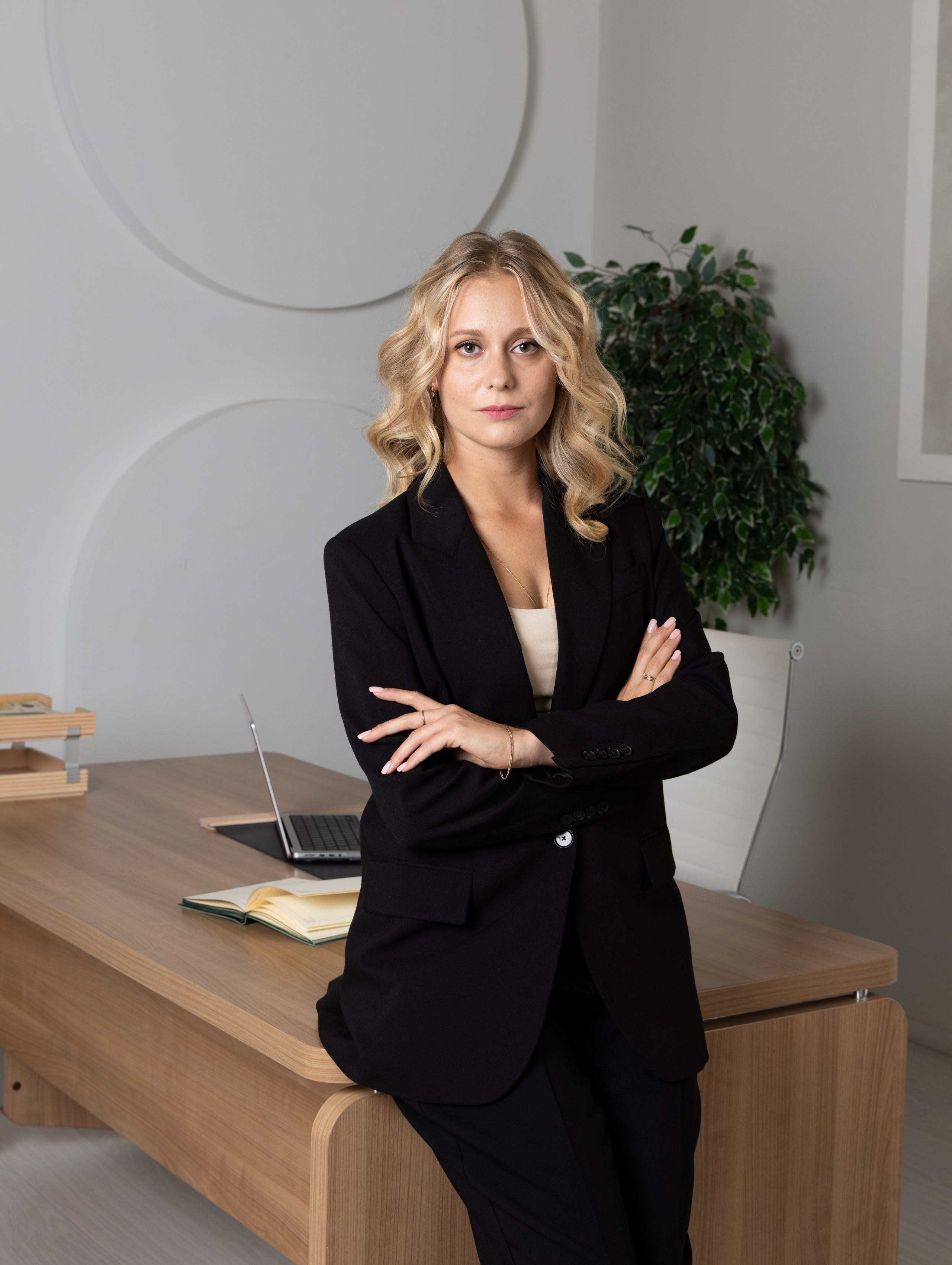 Бизнес портрет для юриста Елены. Фотограф в Новосибирске Анна Полторацкая
