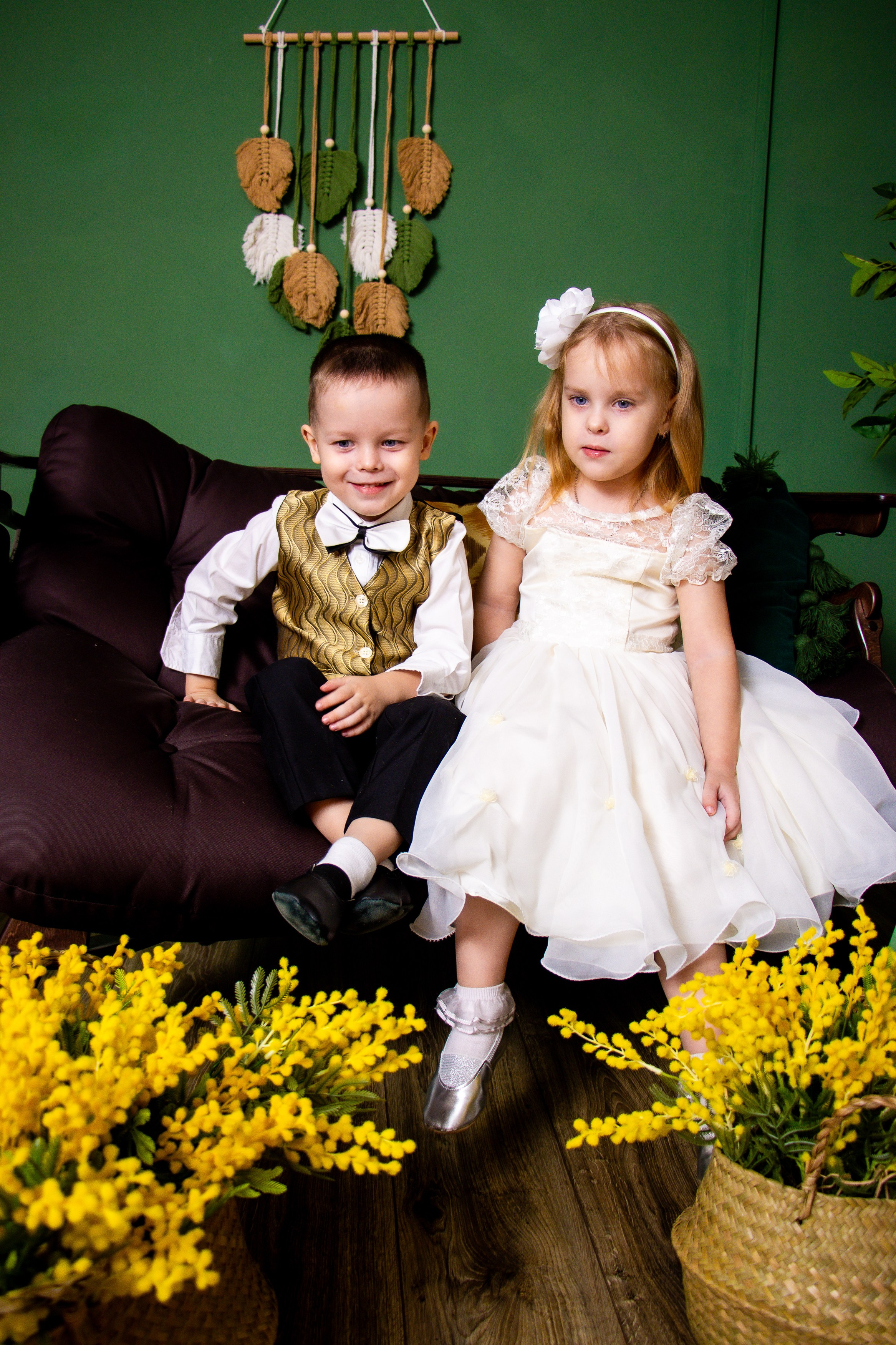 Семейная съемка с мимозой. Фотограф Татьяна Матрос