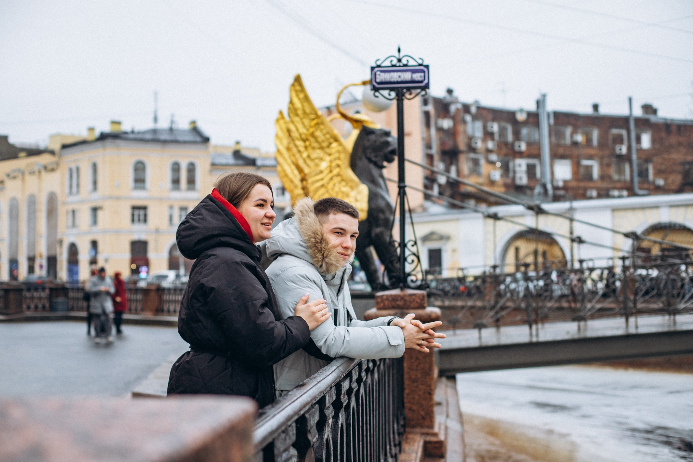 Иван и Полина в марте. Фотопрогулка в Петербурге. Индивидуальный и семейный фотограф в Санкт-Петербурге